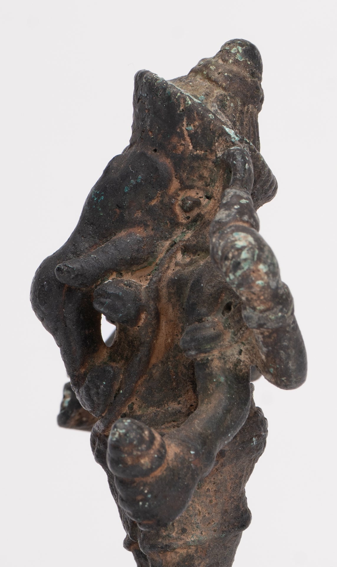 Antike Ganesha-Statue aus Bronze im Khmer-Stil – 11 cm.