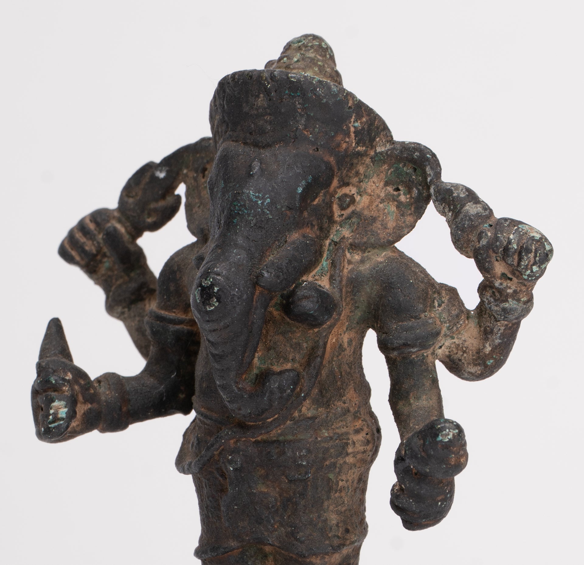 Antike Ganesha-Statue aus Bronze im Khmer-Stil – 11 cm.