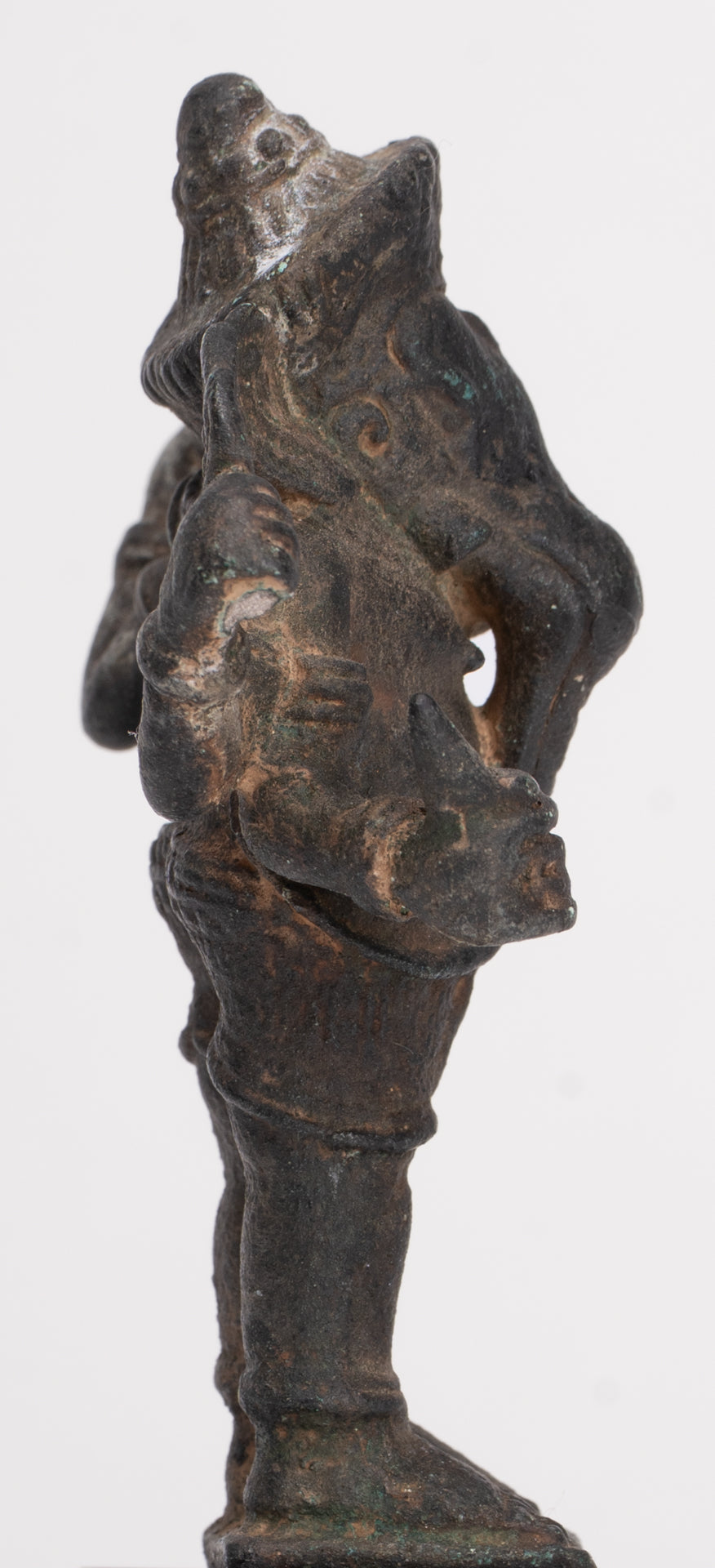 Antike Ganesha-Statue aus Bronze im Khmer-Stil – 11 cm.