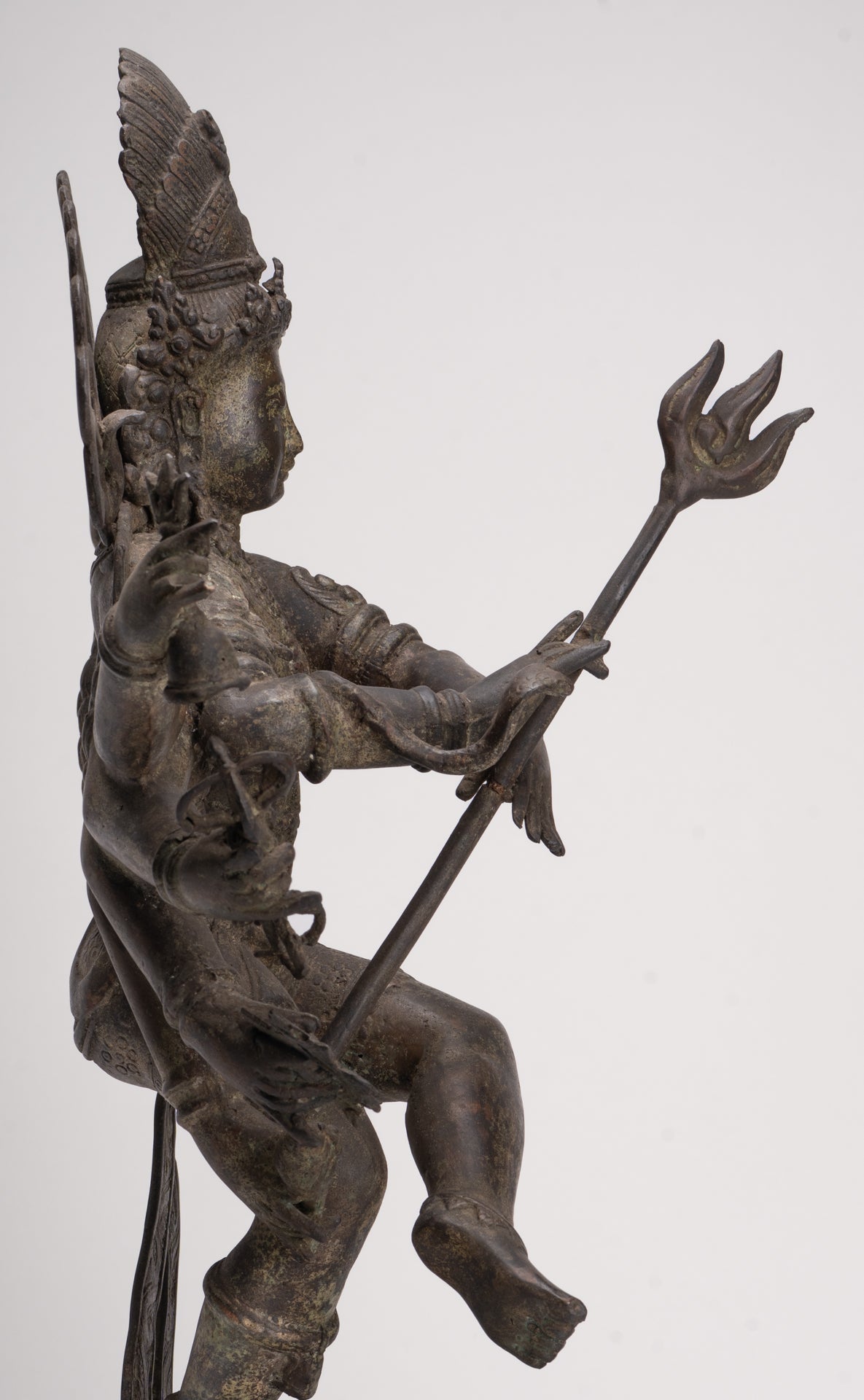 Statue antique de Shiva dansant en bronze de style javanais en tant que Seigneur Nataraja - 34,5 cm de haut