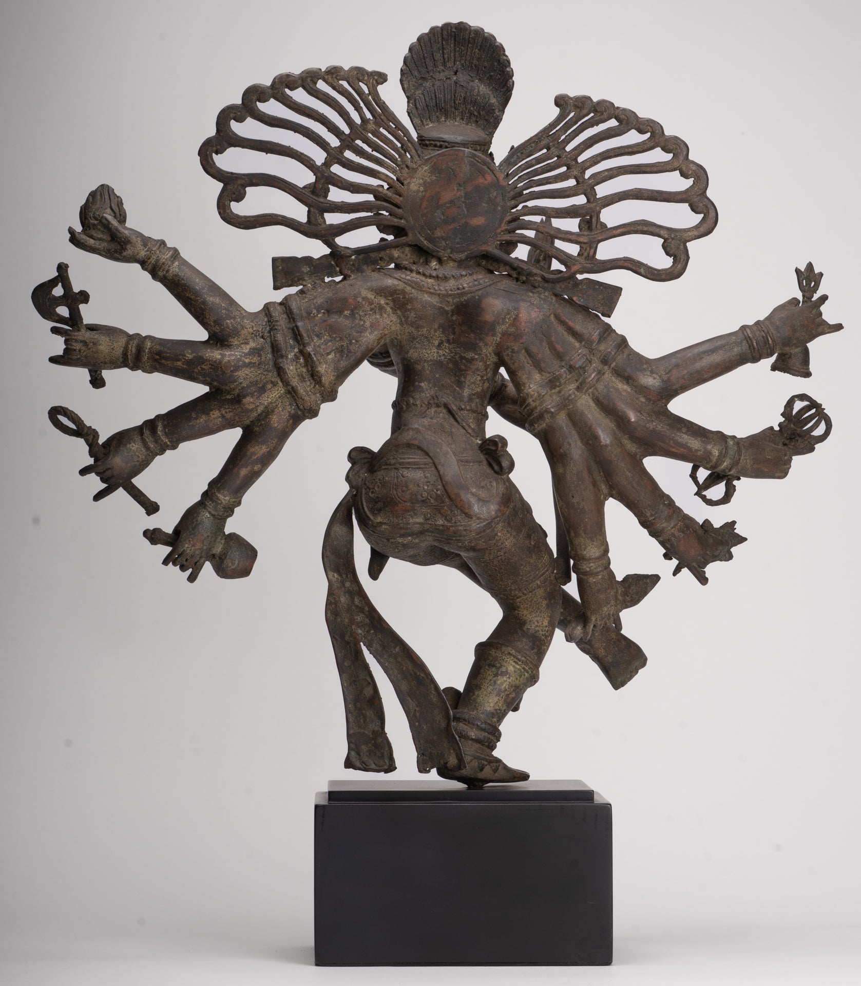 Statue antique de Shiva dansant en bronze de style javanais en tant que Seigneur Nataraja - 34,5 cm de haut