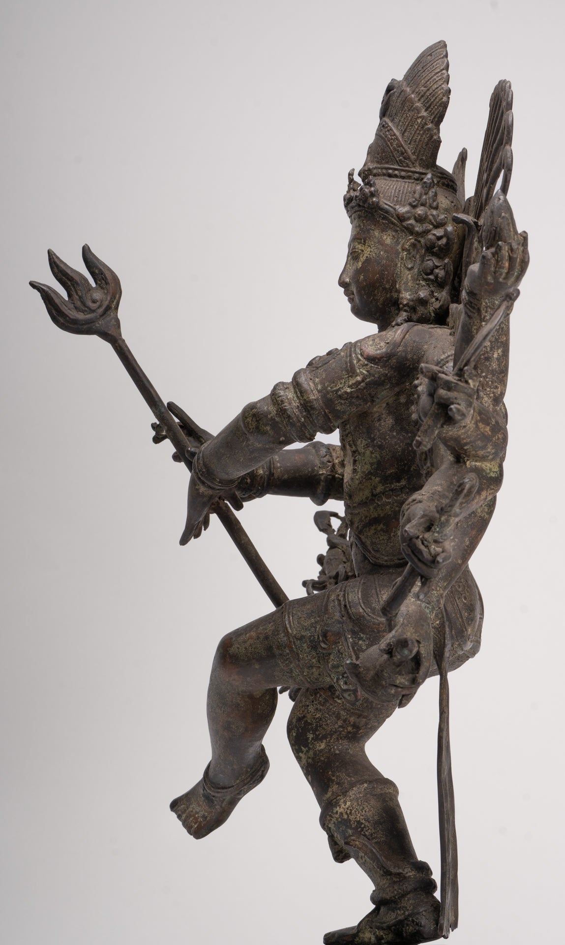 Statue antique de Shiva dansant en bronze de style javanais en tant que Seigneur Nataraja - 34,5 cm de haut