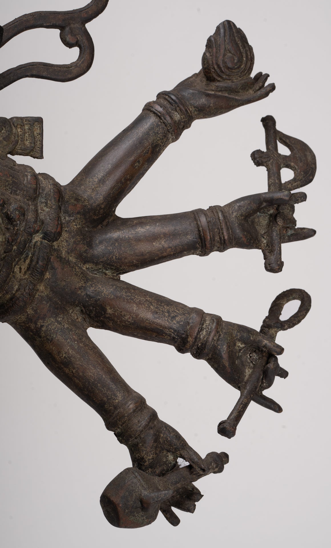 Statue antique de Shiva dansant en bronze de style javanais en tant que Seigneur Nataraja - 34,5 cm de haut