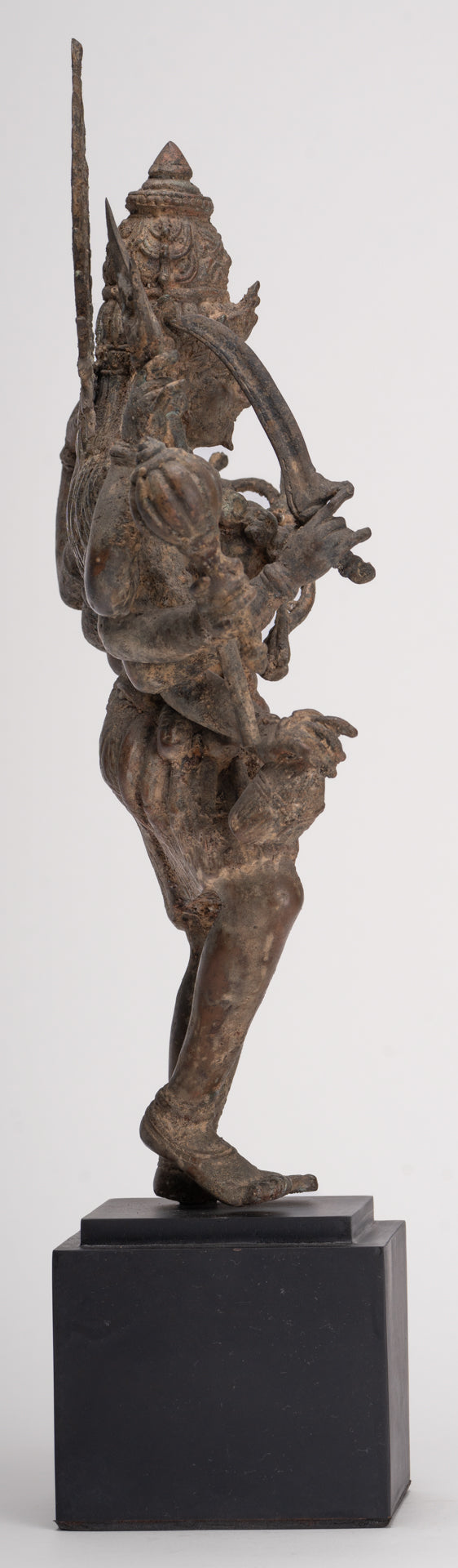 Statue de Kali - Statue de Kali ou Mahakali debout en bronze de style Java antique Majapahit - 43 cm/17"