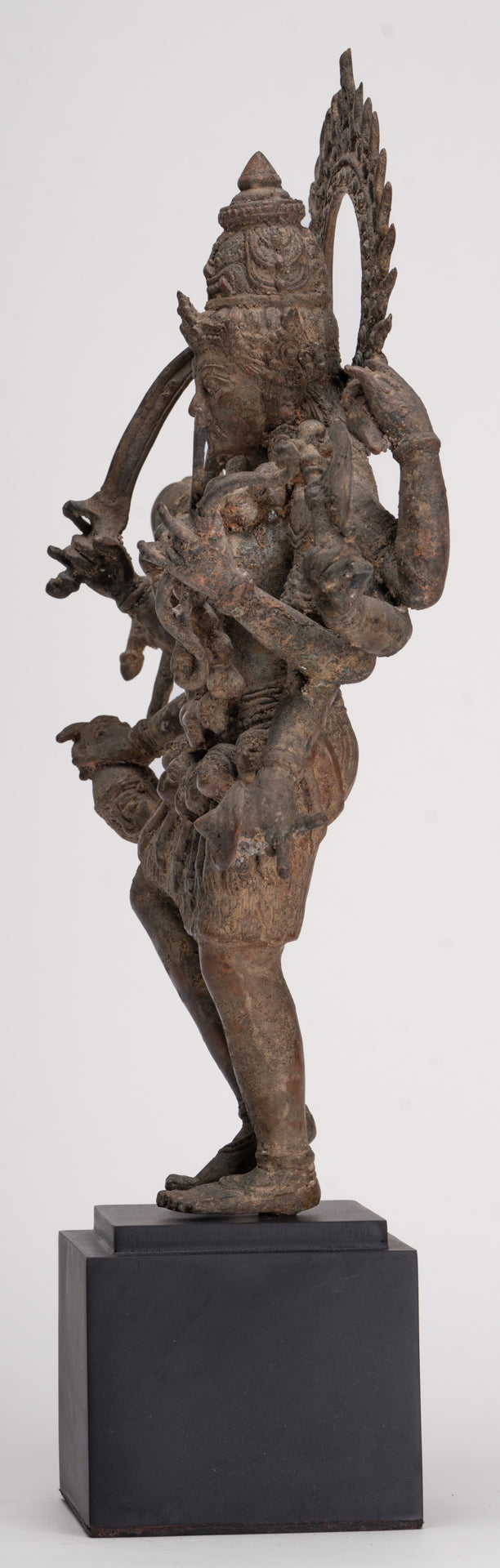 Statue de Kali - Statue de Kali ou Mahakali debout en bronze de style Java antique Majapahit - 43 cm/17"