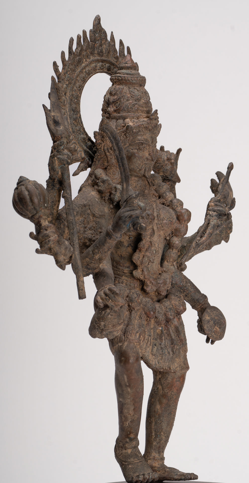 Statue de Kali - Statue de Kali ou Mahakali debout en bronze de style Java antique Majapahit - 43 cm/17"