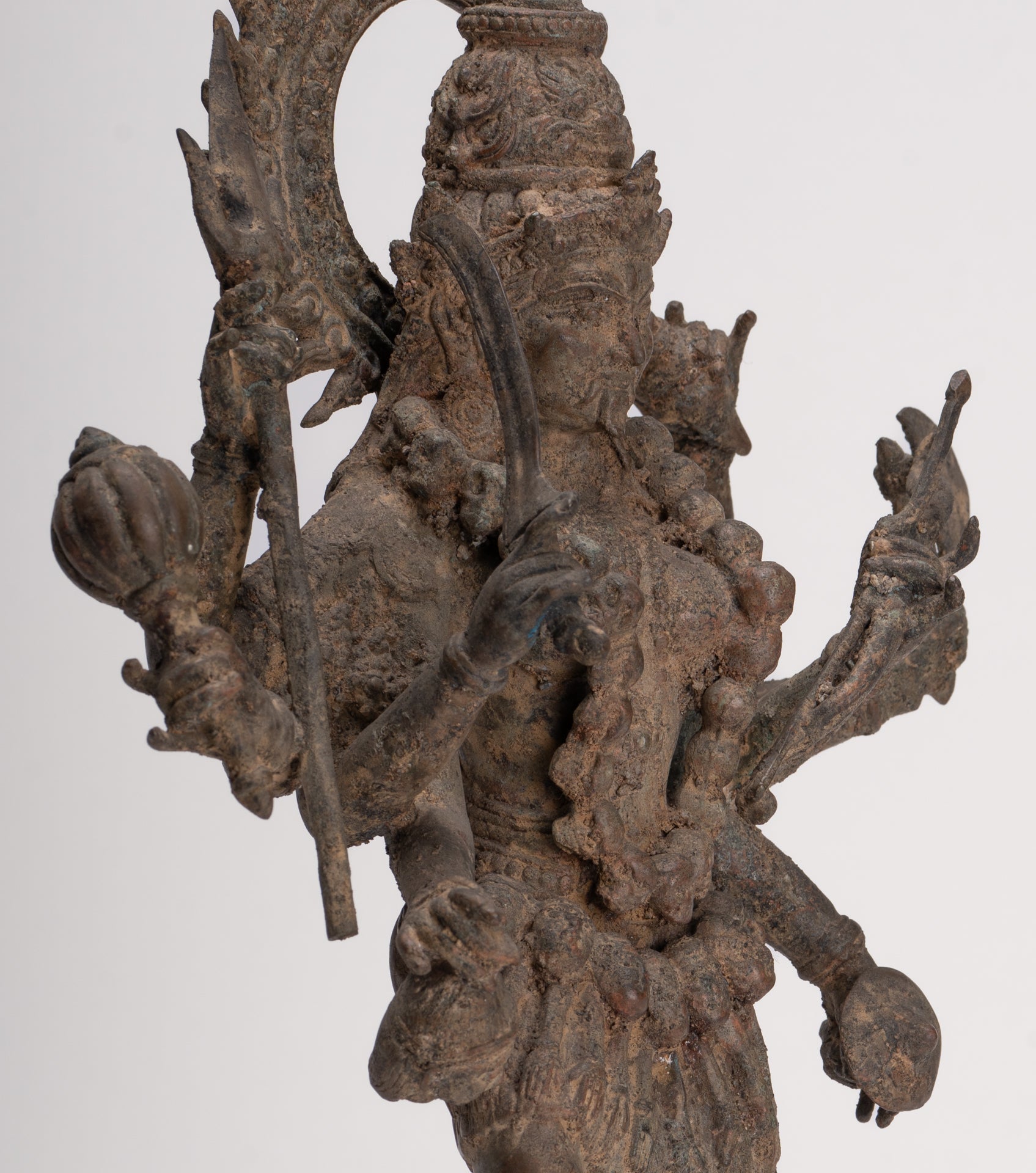 Statue de Kali - Statue de Kali ou Mahakali debout en bronze de style Java antique Majapahit - 43 cm/17"