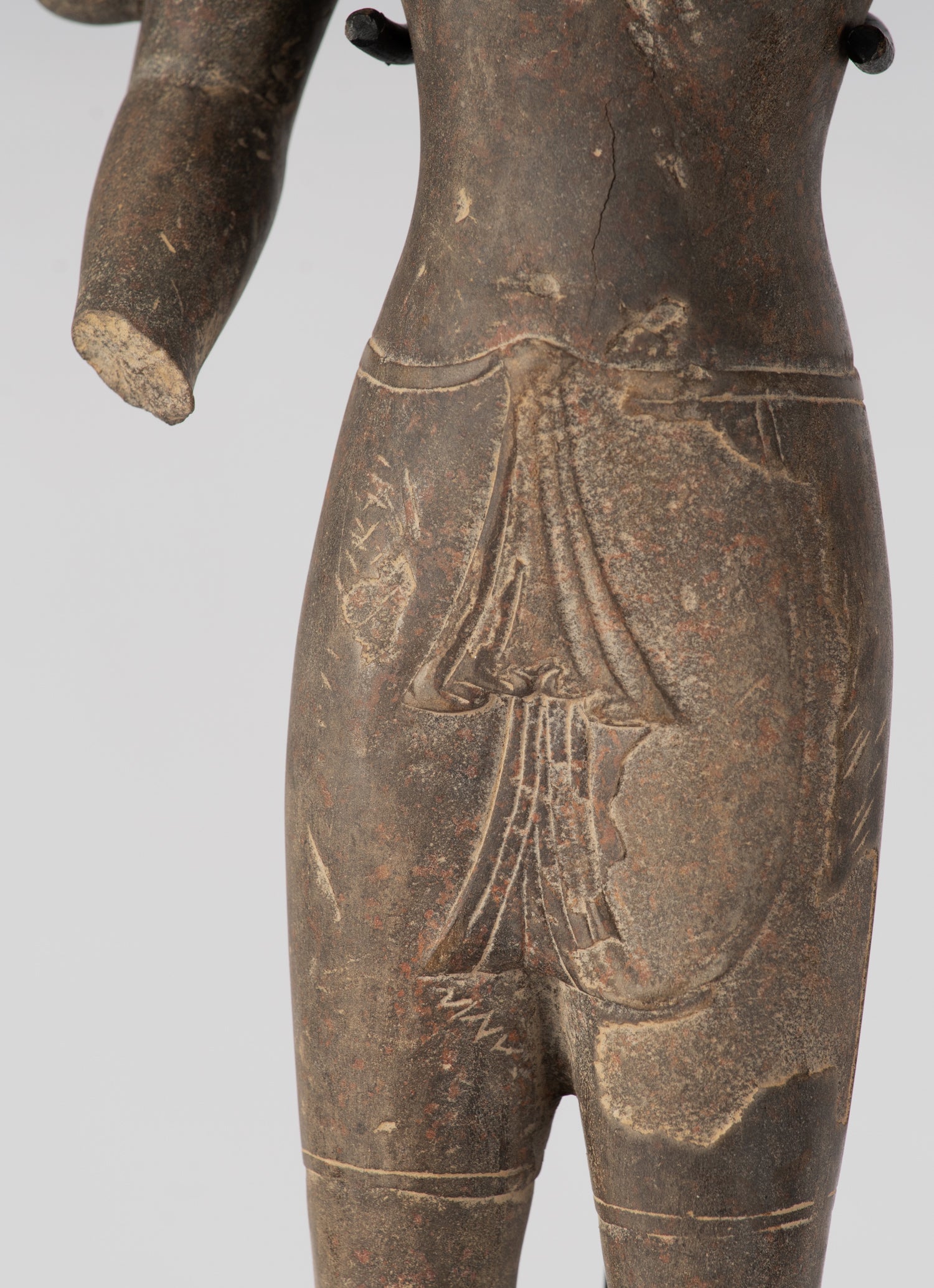 Vishnu-Statue – antiker Khmer-Sandstein-Vishnu-Torso im Phnom-Da-Stil – 43 cm/17 Zoll