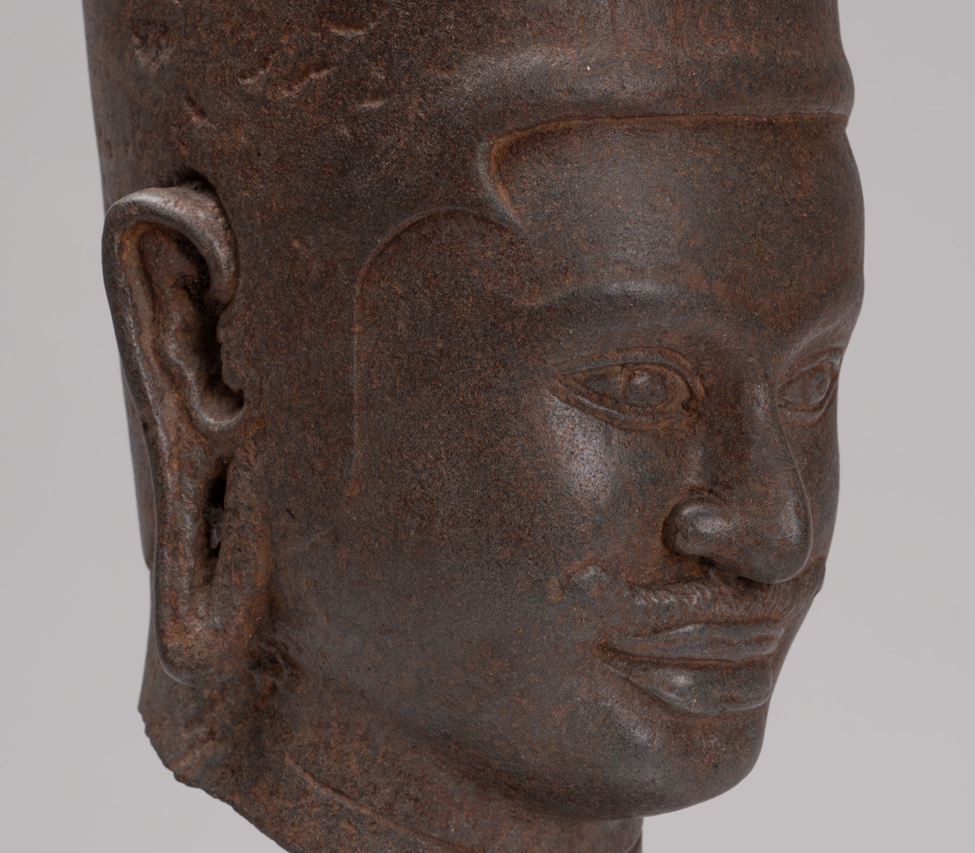 Vishnu Statue - Antique Phnom Da Style Stone Mounted Vishnu Head - 33cm/13"