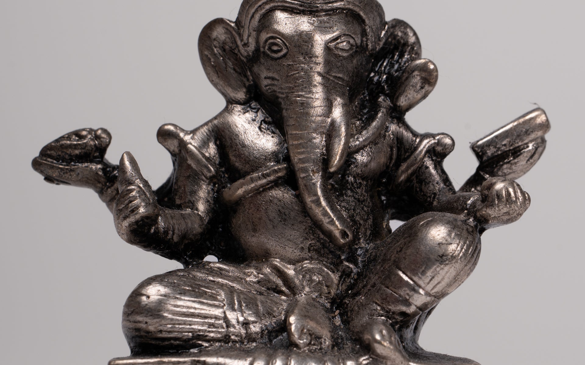 Ganesha Statue - Antique Thai Style Bronze Seated Silver Ganesha Statue - 9cm/4"