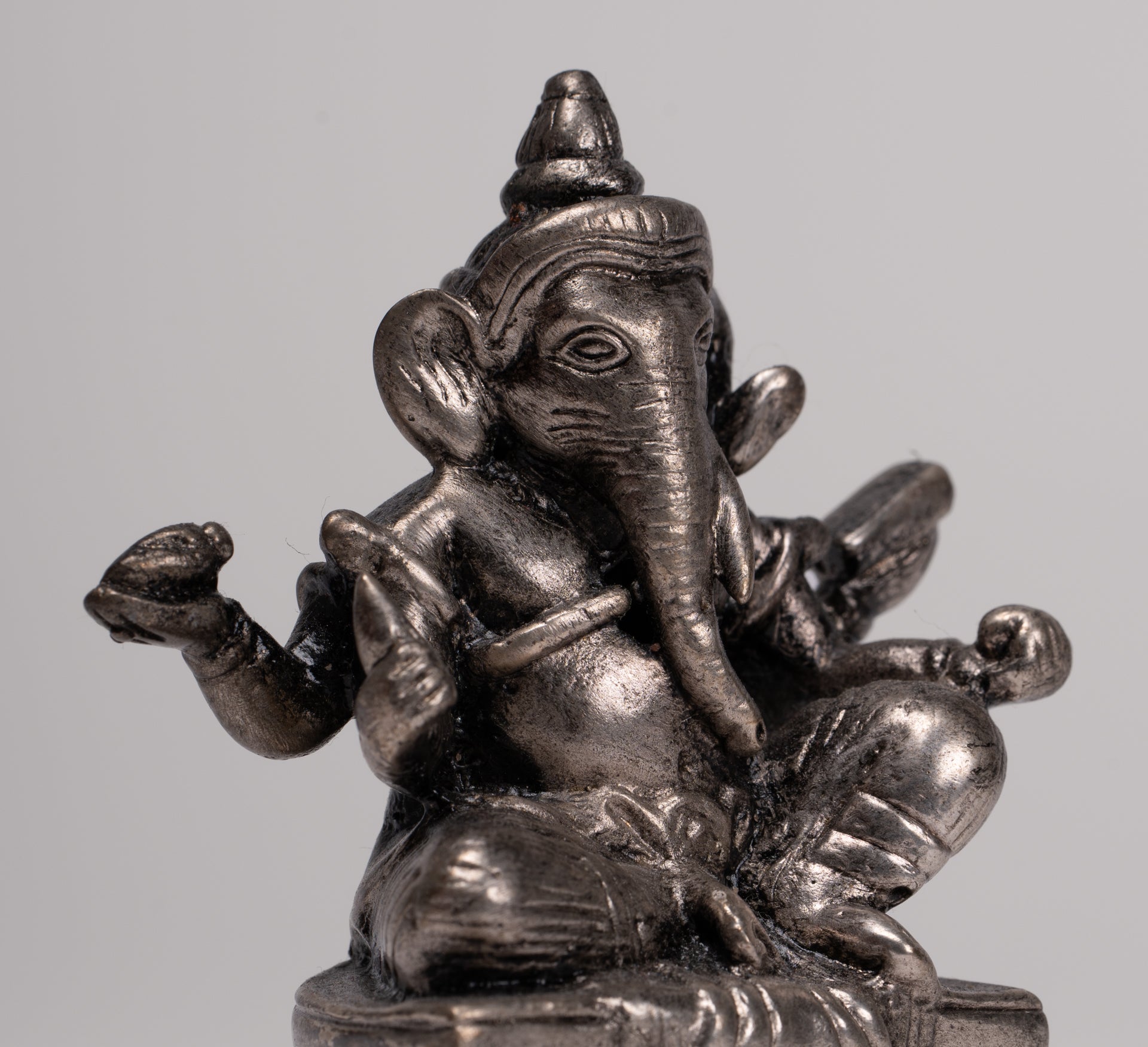 Ganesha Statue - Antique Thai Style Bronze Seated Silver Ganesha Statue - 9cm/4"