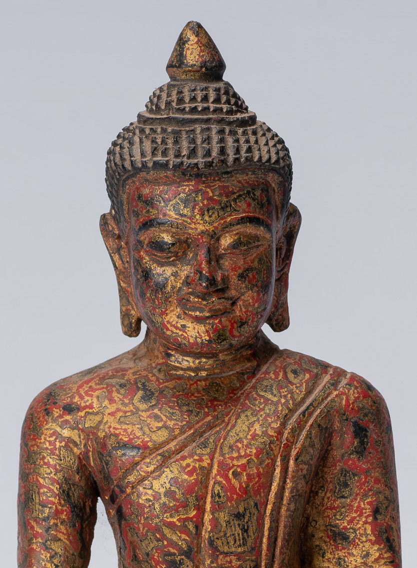 Statue de Bouddha - Statue de Bouddha des Lumières en bois assis de style khmer antique d'Asie du Sud-Est - 21 cm/8"