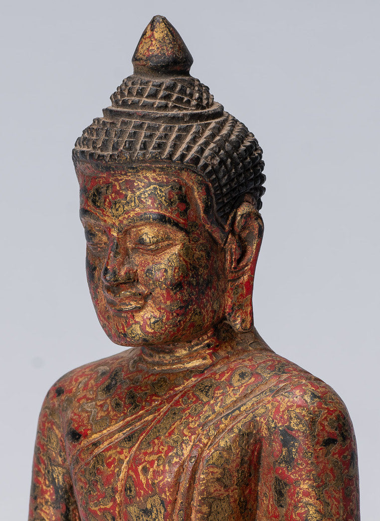 Statue de Bouddha - Statue de Bouddha des Lumières en bois assis de style khmer antique d'Asie du Sud-Est - 21 cm/8"