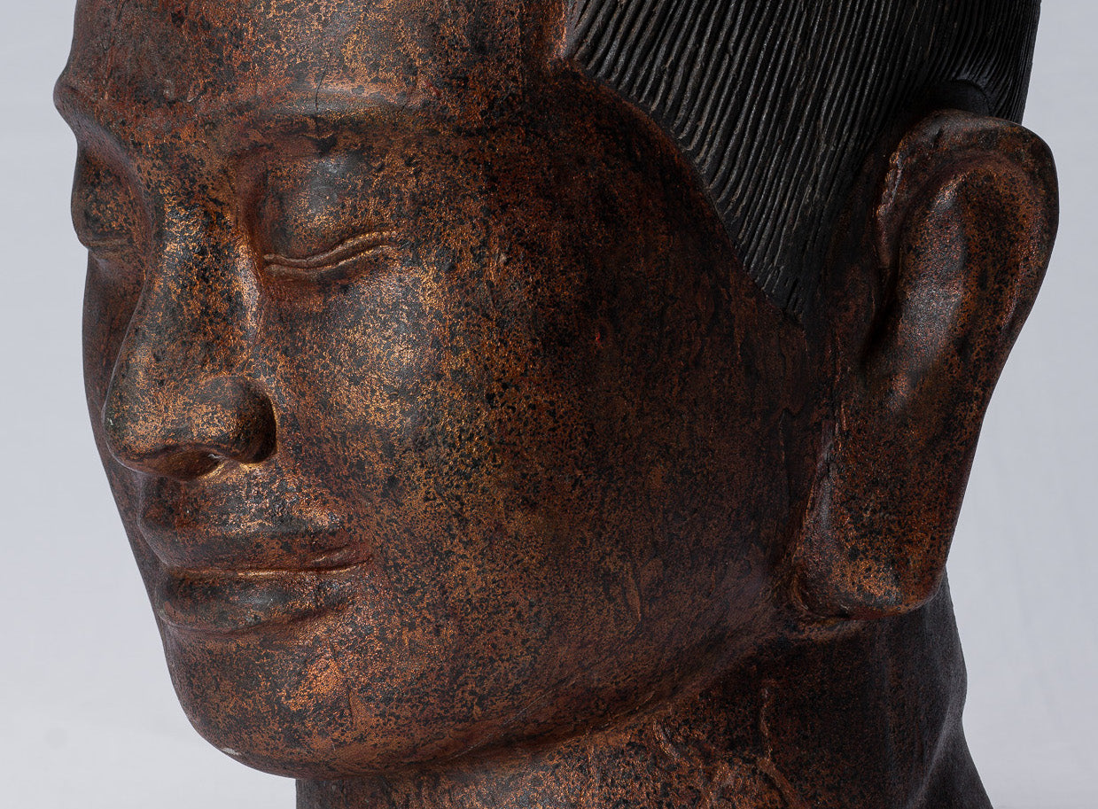 Statue de Jayavarman - Statue de tête de Jayavarman VII en bois de style khmer antique - 42 cm/17"