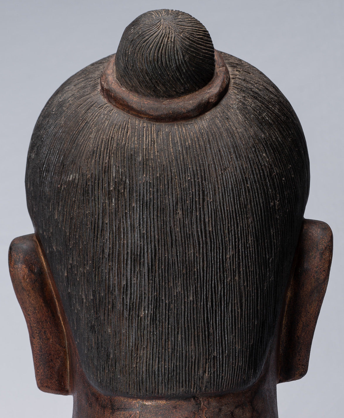 Statue de Jayavarman - Statue de tête de Jayavarman VII en bois de style khmer antique - 42 cm/17"