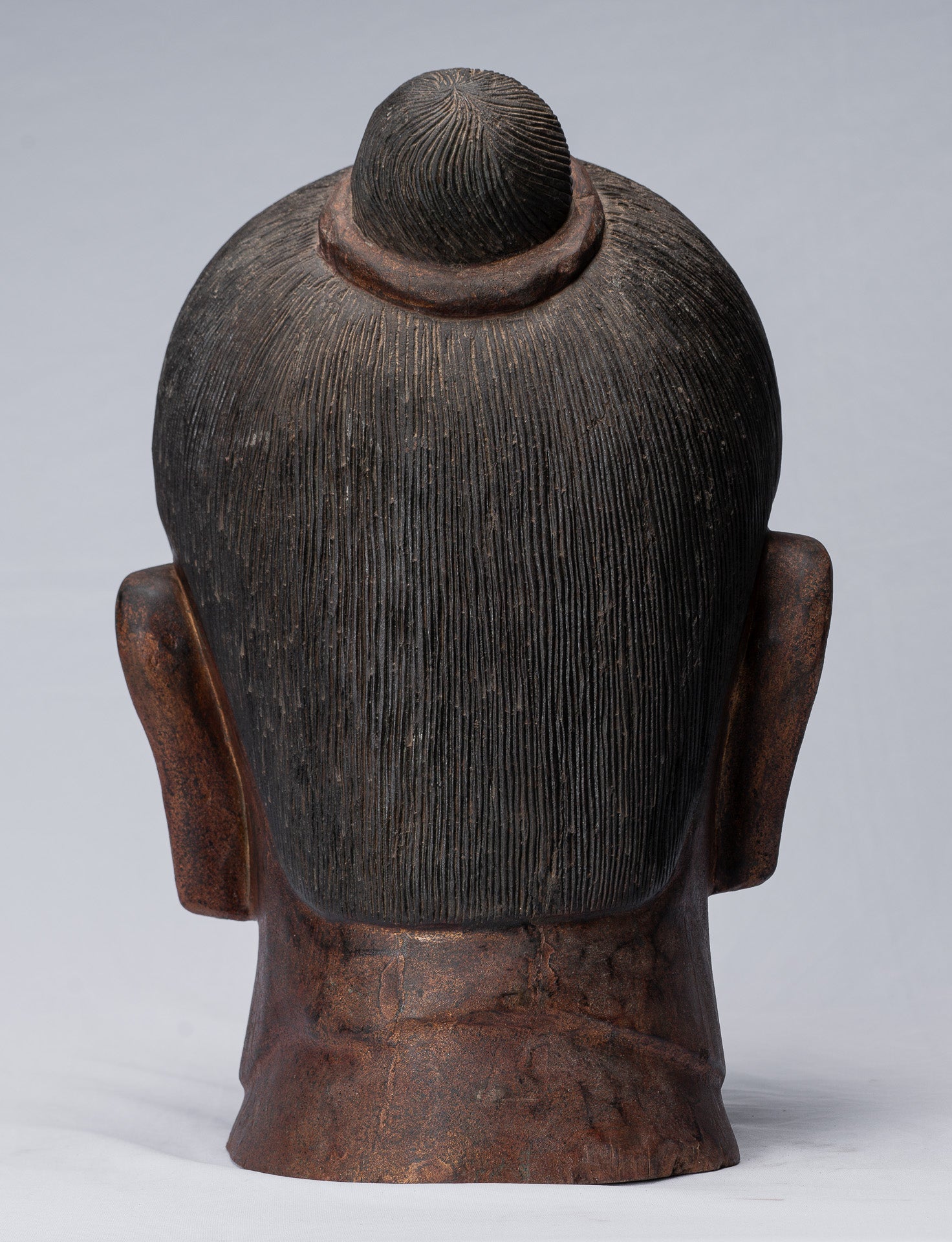 Statue de Jayavarman - Statue de tête de Jayavarman VII en bois de style khmer antique - 42 cm/17"