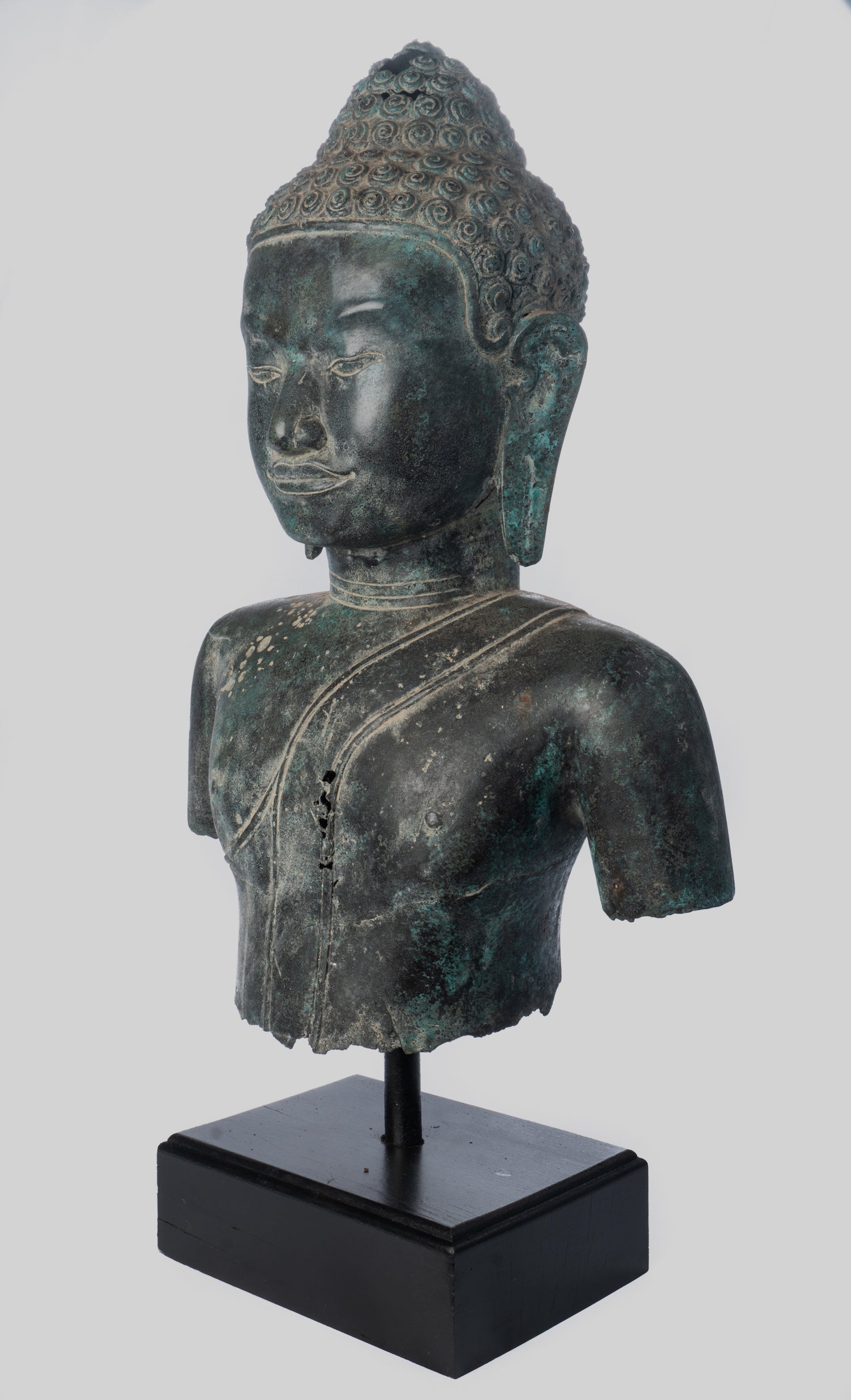 Statue de Bouddha - Statue de torse de Bouddha Gautama de style thaïlandais antique d'Asie du Sud-Est - 67 cm/27"