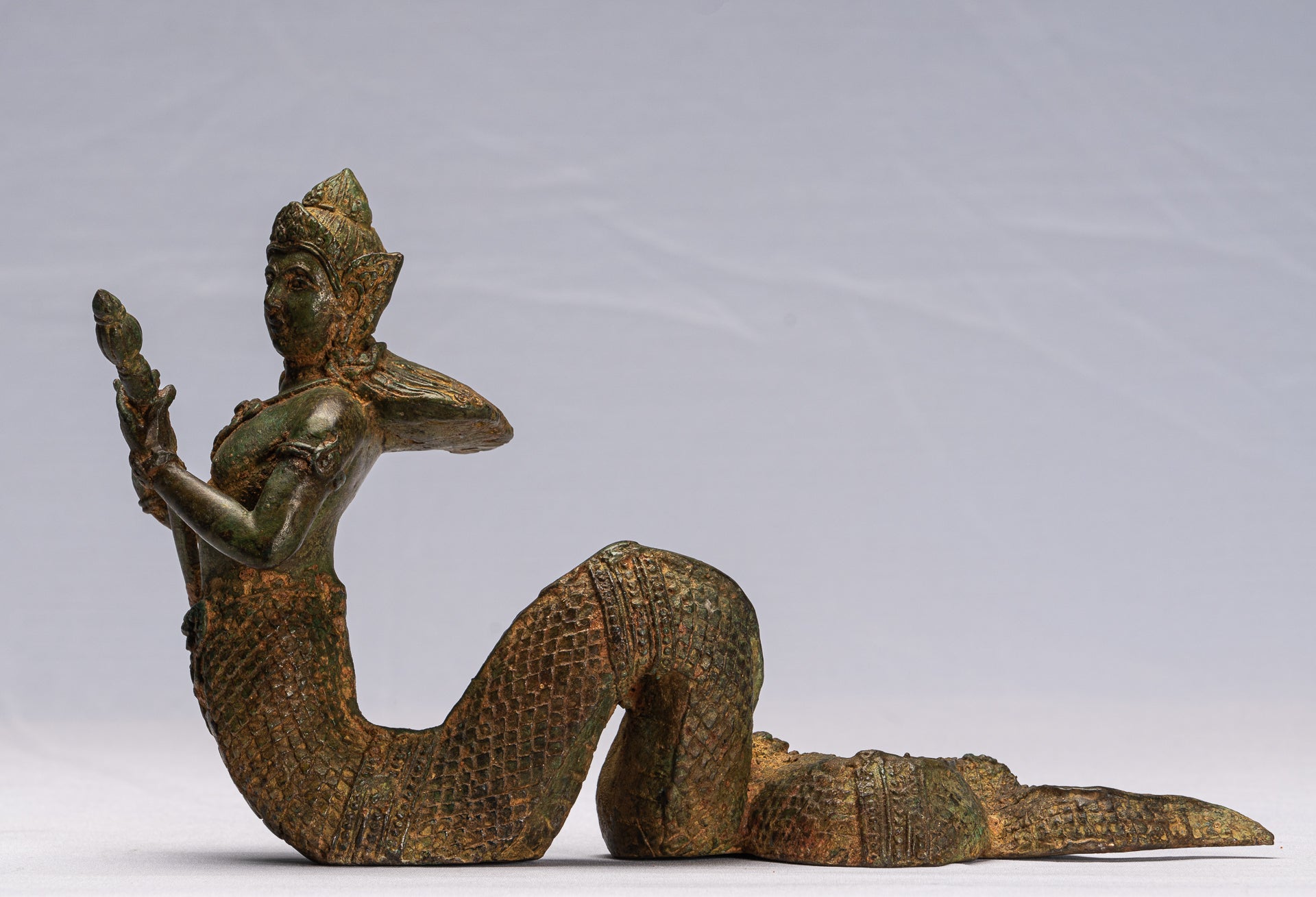 Antike Thai Stil Bronze Weibliche Gottheit mit Naga Schwanz Statue 18cm/7"