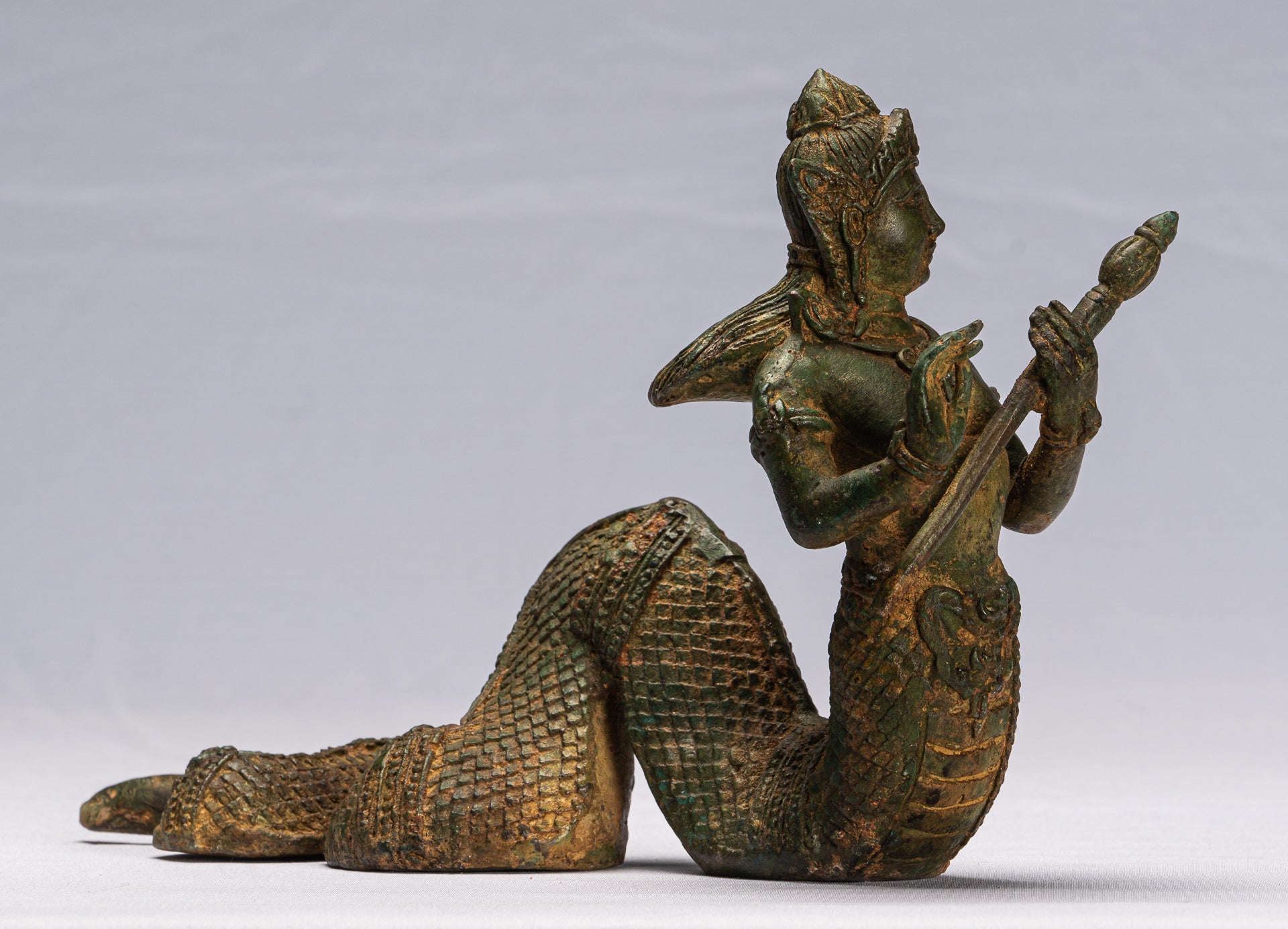 Antike Thai Stil Bronze Weibliche Gottheit mit Naga Schwanz Statue 18cm/7"