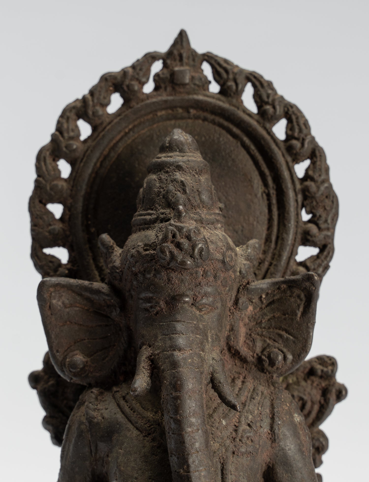 Statue de Ganesha – Statue de Ganesha indonésienne assise en bronze de style javanais antique – 18 cm/7"