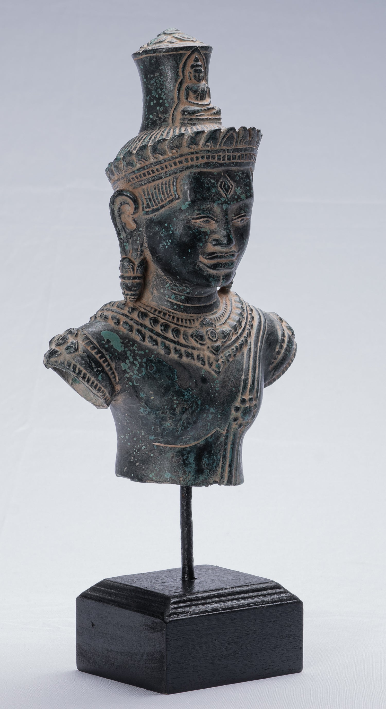 Statue de Lokeshvara – Torse de Lokeshvara de style Bayon en bronze monté de style khmer antique – 37 cm/15"