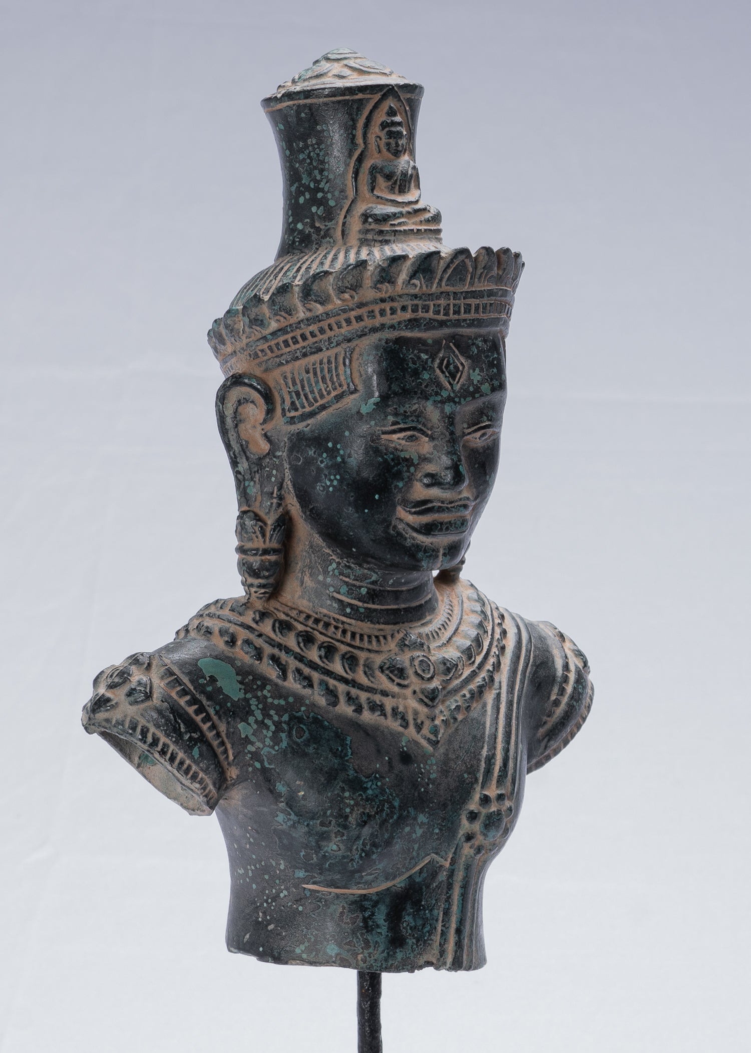 Statue de Lokeshvara – Torse de Lokeshvara de style Bayon en bronze monté de style khmer antique – 37 cm/15"