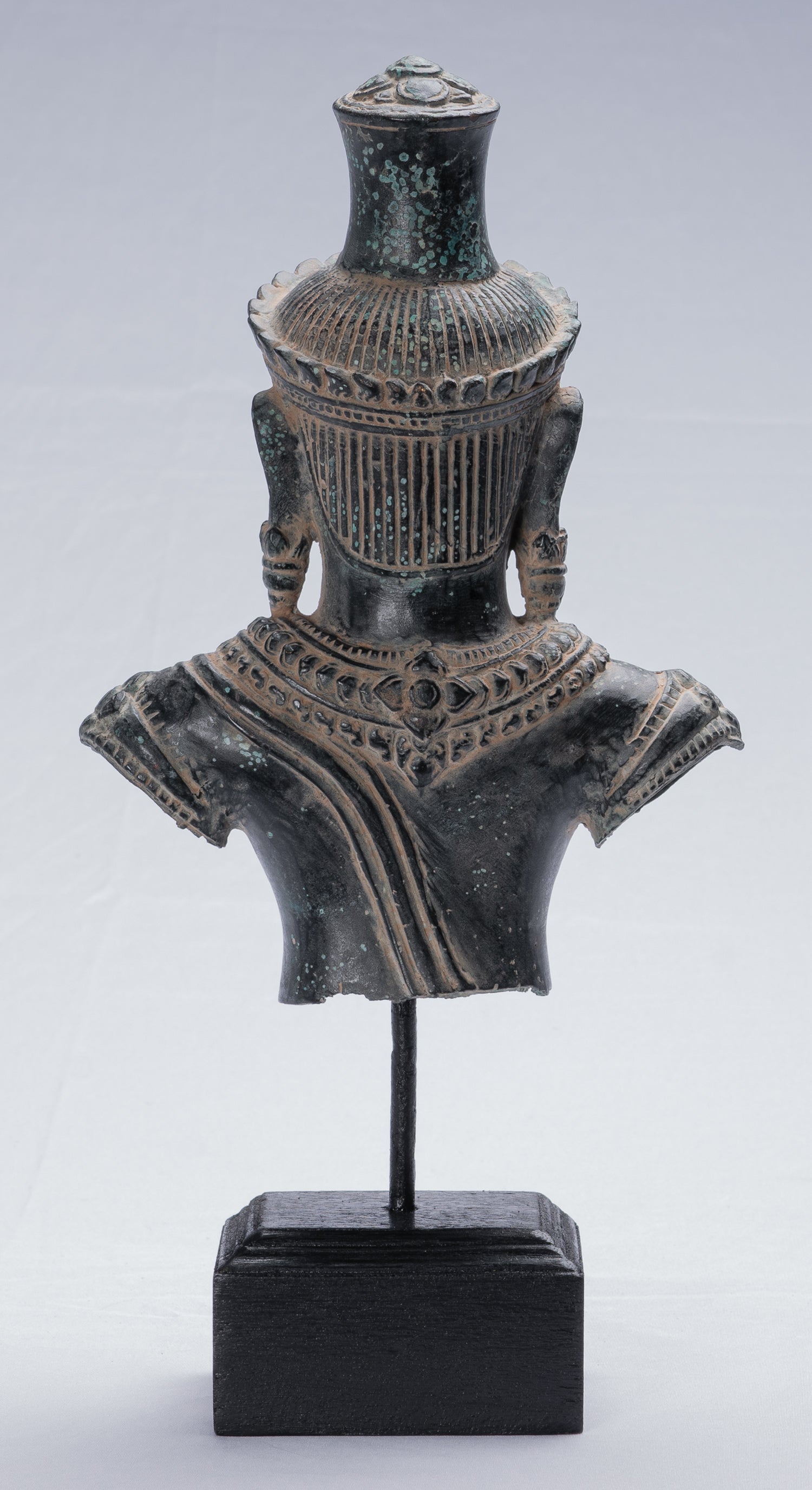 Statue de Lokeshvara – Torse de Lokeshvara de style Bayon en bronze monté de style khmer antique – 37 cm/15"