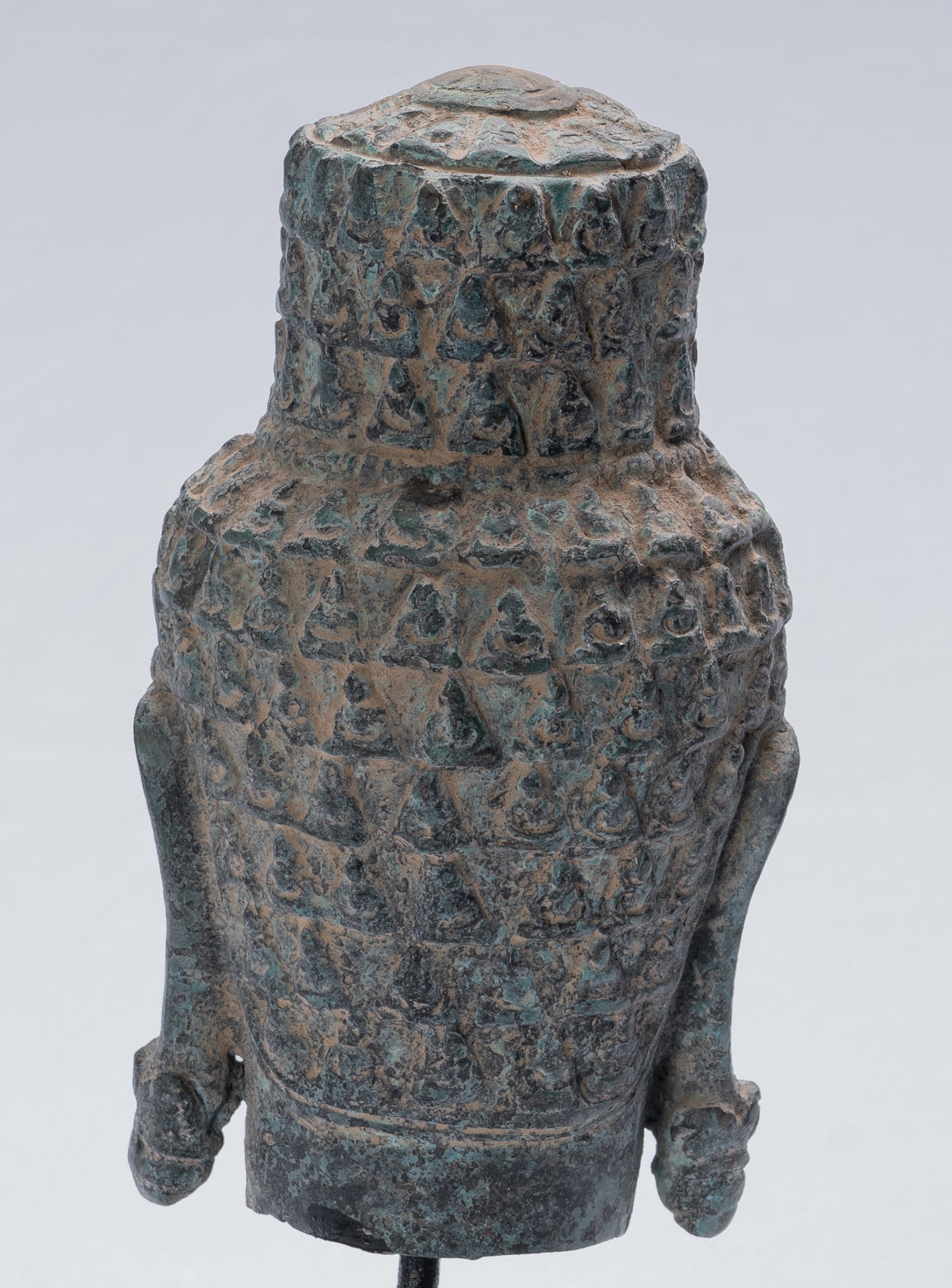 Tête Lokeshvara de style Bayon en bronze antique de style khmer - 24 cm/10"