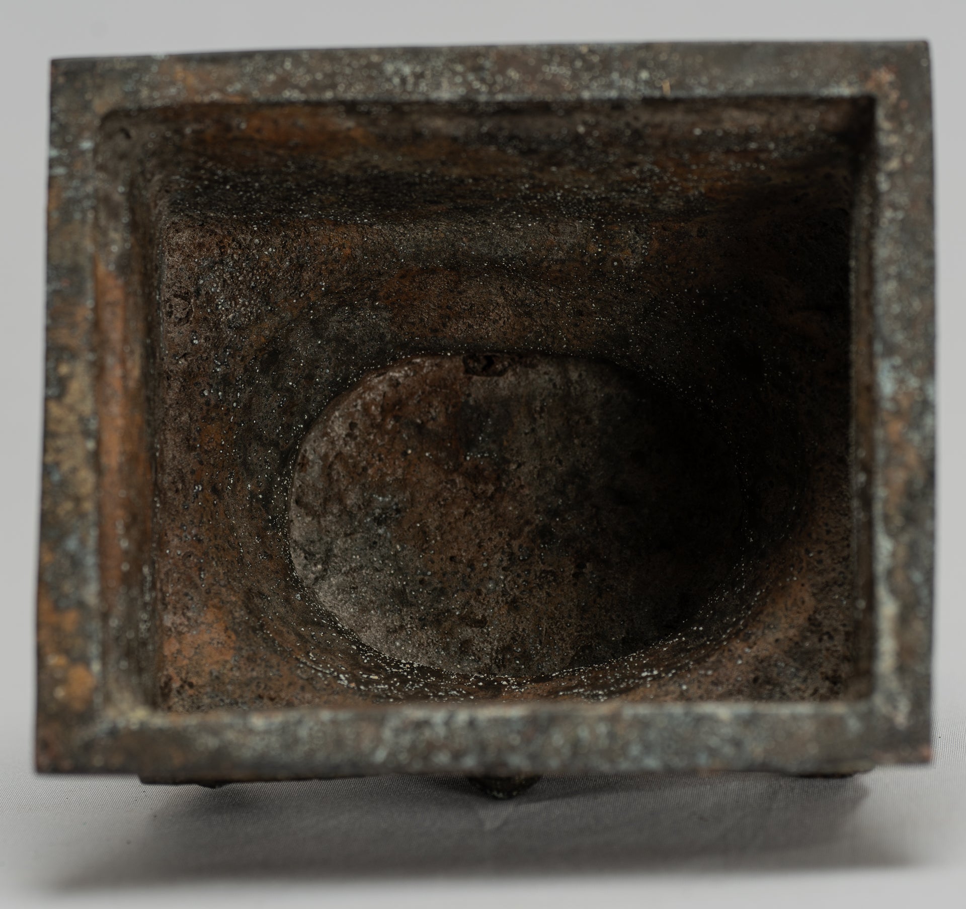 Statua di Jambhala - Antique Java Majapahit Style Seduto statua di Jambhala God of Wealth - 23cm/9 "