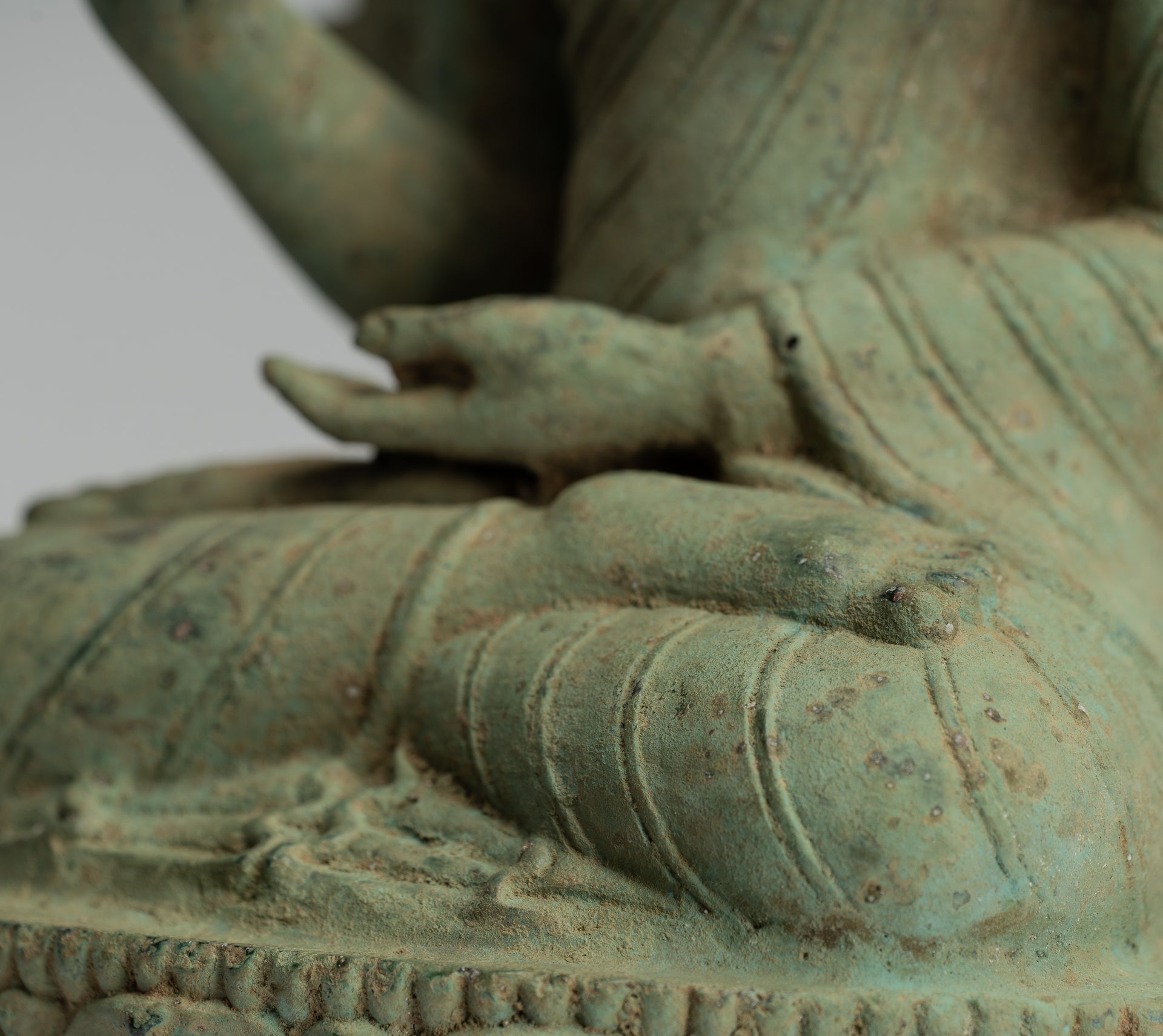 Statue di Buddha - Antique in stile indonesiano seduto bronzo giavanese insegnamento Buddha - 32 cm/13 "