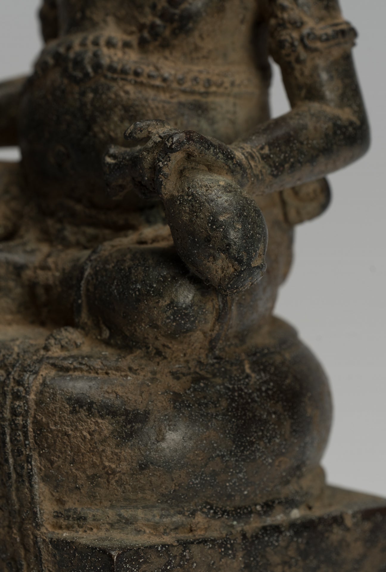 Statua di Jambhala - Antique Java Majapahit Style Seduto statua di Jambhala God of Wealth - 20cm/8 "