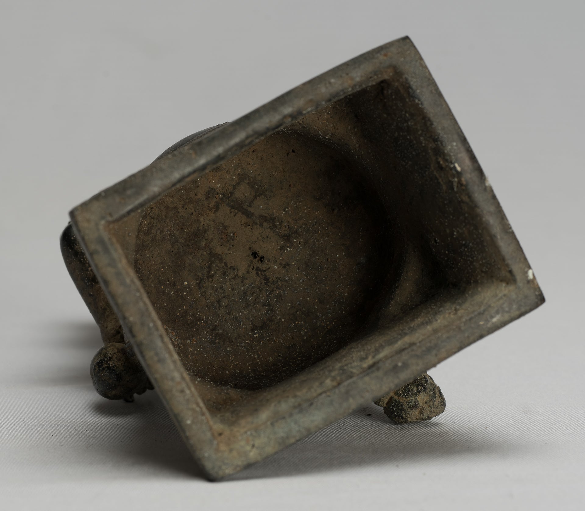 Statua di Jambhala - Antique Java Majapahit Style Seduto statua di Jambhala God of Wealth - 20cm/8 "