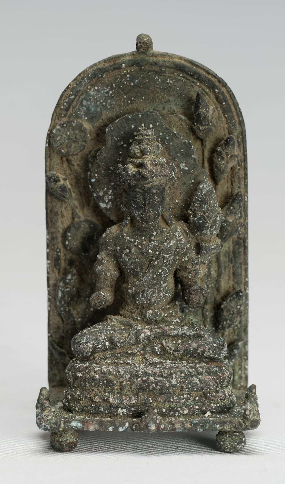 Tara-Statue – Majapahit sitzende Bronze-Devi-Tara-Statue im antiken Java-Stil – 14 cm.