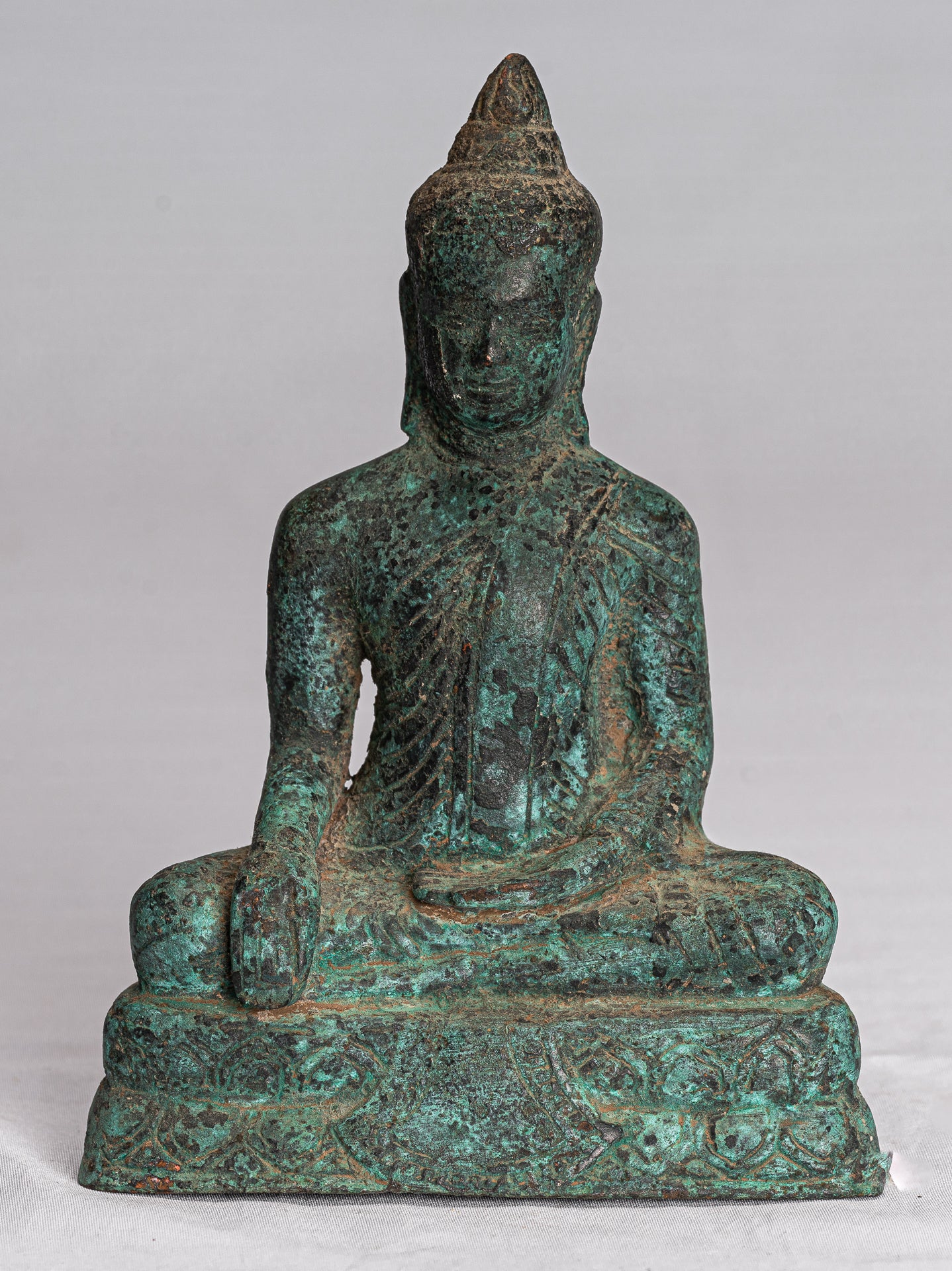 Buddha Statue-Antike Khmer Style Bronze Seated Enlightenment Angkor Buddha Statue -16cm/6 "