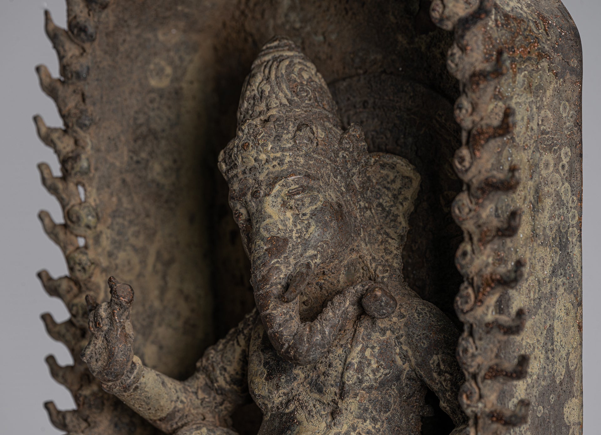 Estatua de Ganesha - Estatua de bronce de estilo javanés antiguo Majapahit Ganesha - 27 cm/11 "