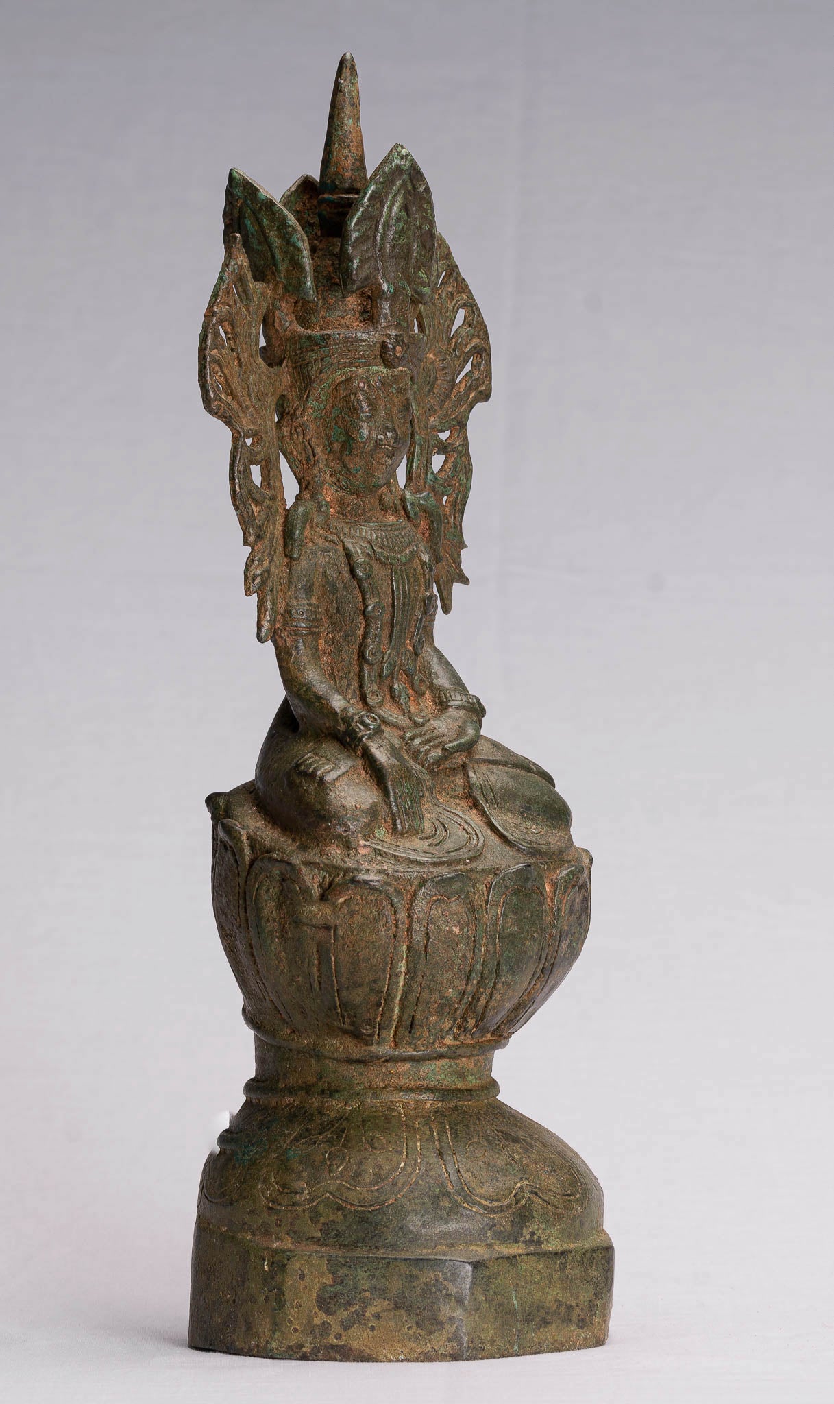 Statue de Bouddha – Statue de Bouddha assis en bronze de style birman antique – 35 cm.