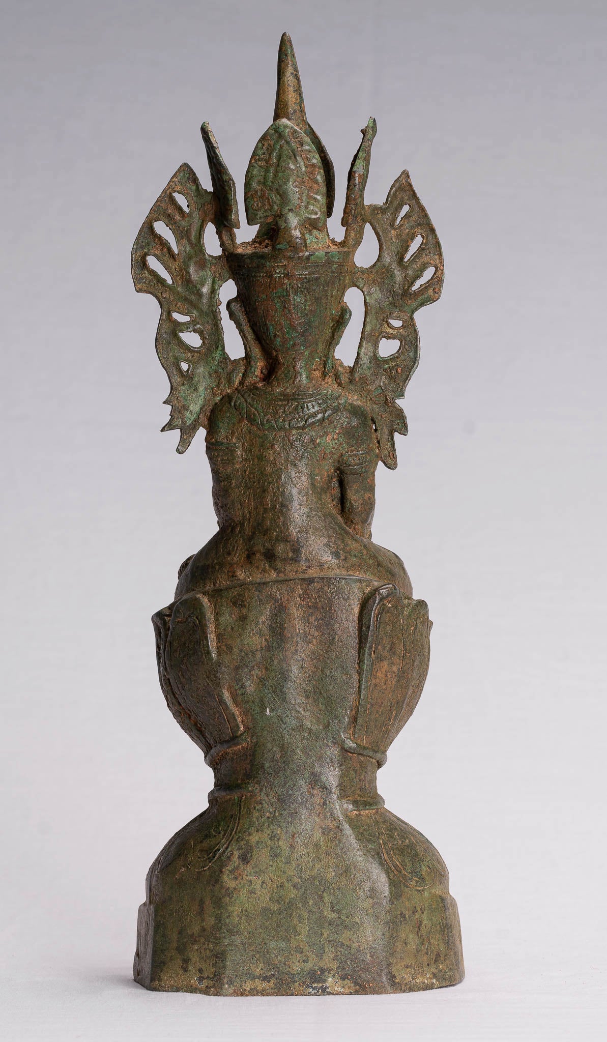 Statue de Bouddha – Statue de Bouddha assis en bronze de style birman antique – 35 cm.