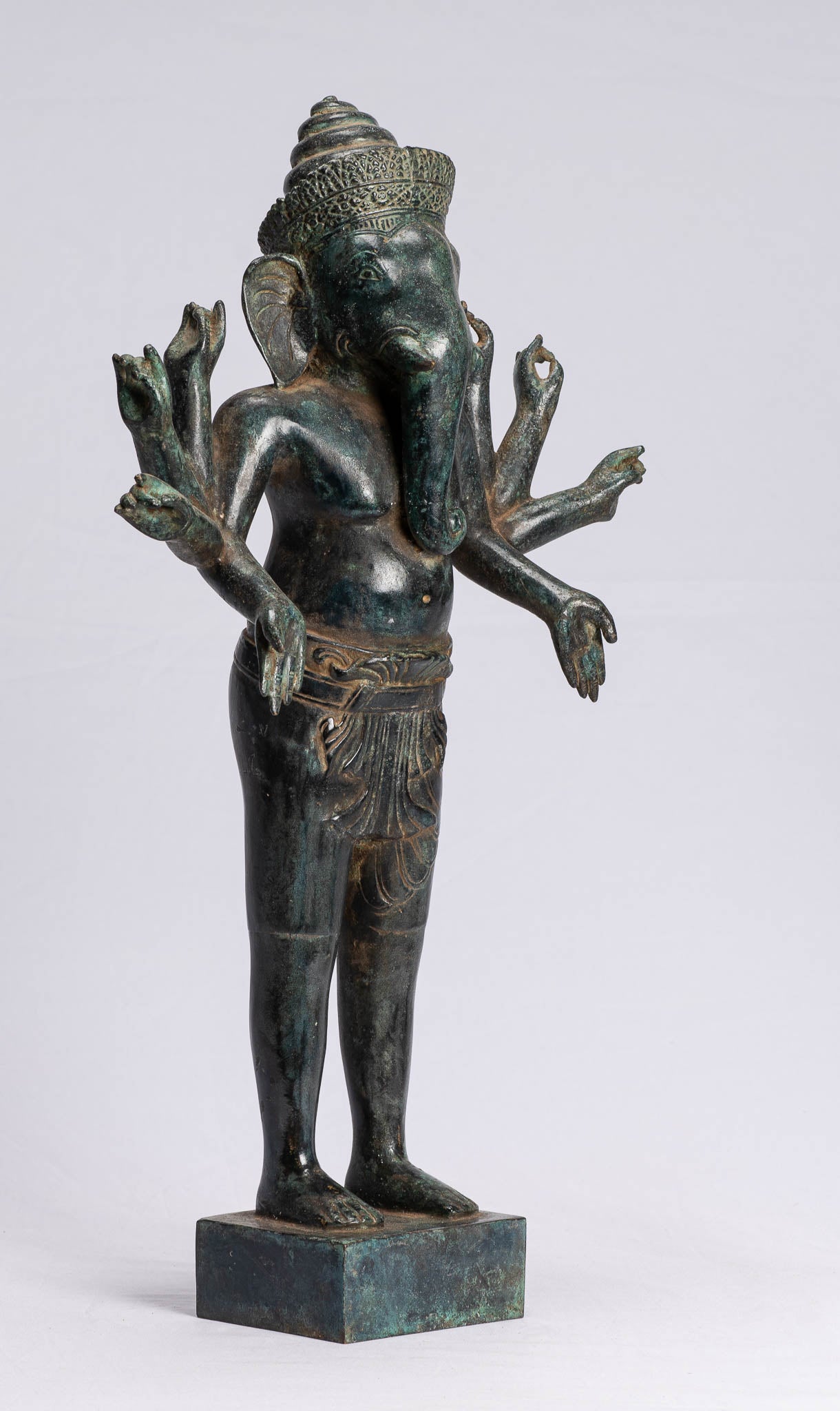 Ganesha-Statue – stehende Bronze-Bajon-Ganesh-Statue im antiken Khmer-Stil – 51 cm.