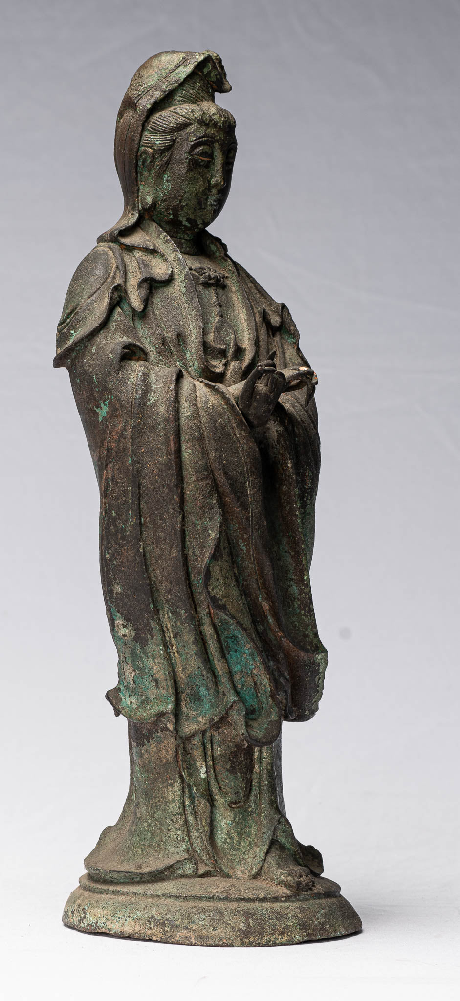 Estatua antigua de estilo chino antiguo Kwan Yin o Guanyin - 38 cm/15 "