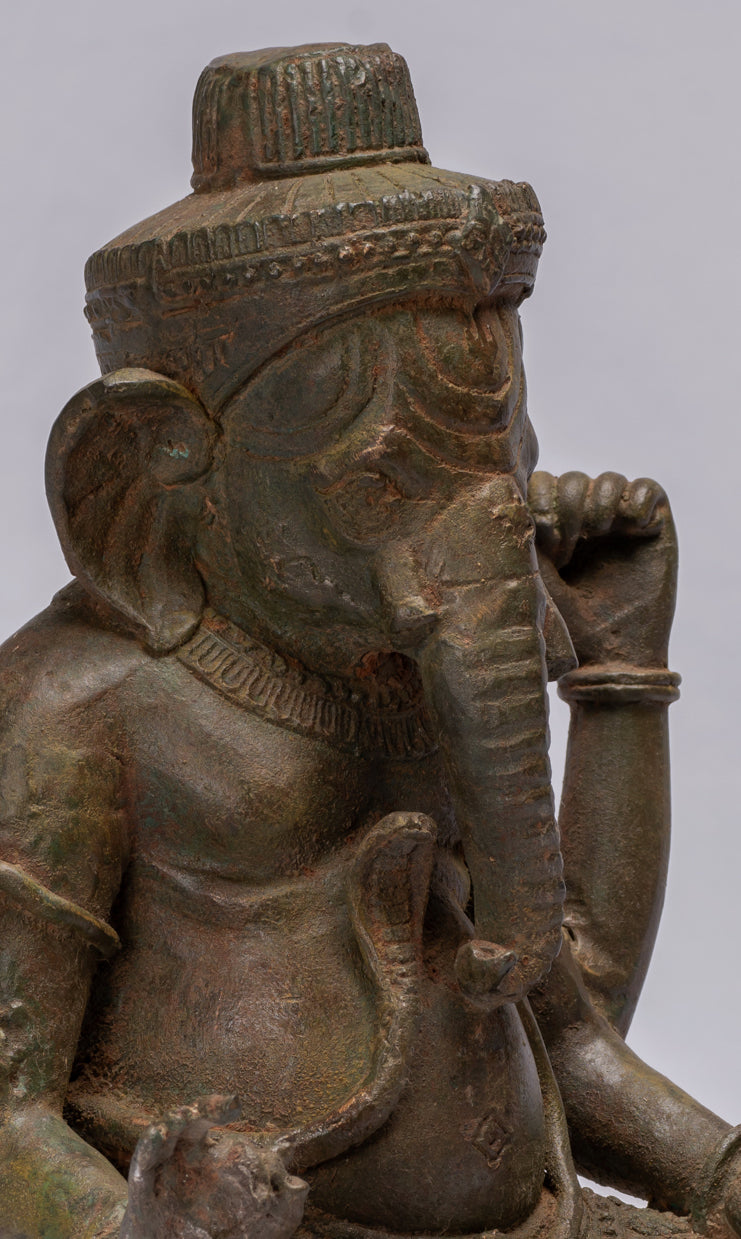 Antike sitzende grüne 4-armige Ganesha-Statue aus Bronze im thailändischen Stil – 31 cm/12 Zoll