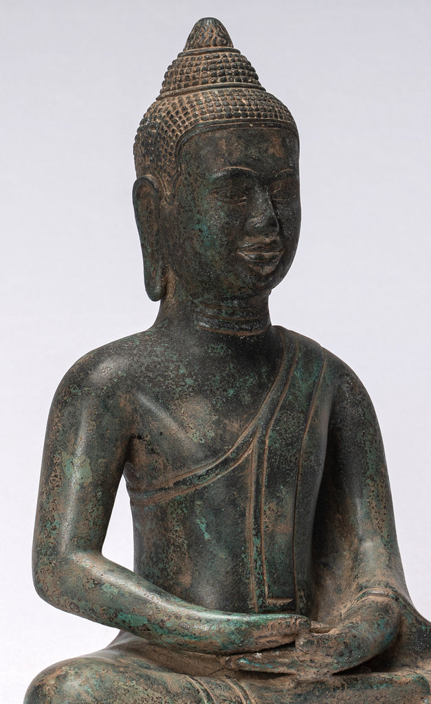 Grande statua di Buddha da meditazione