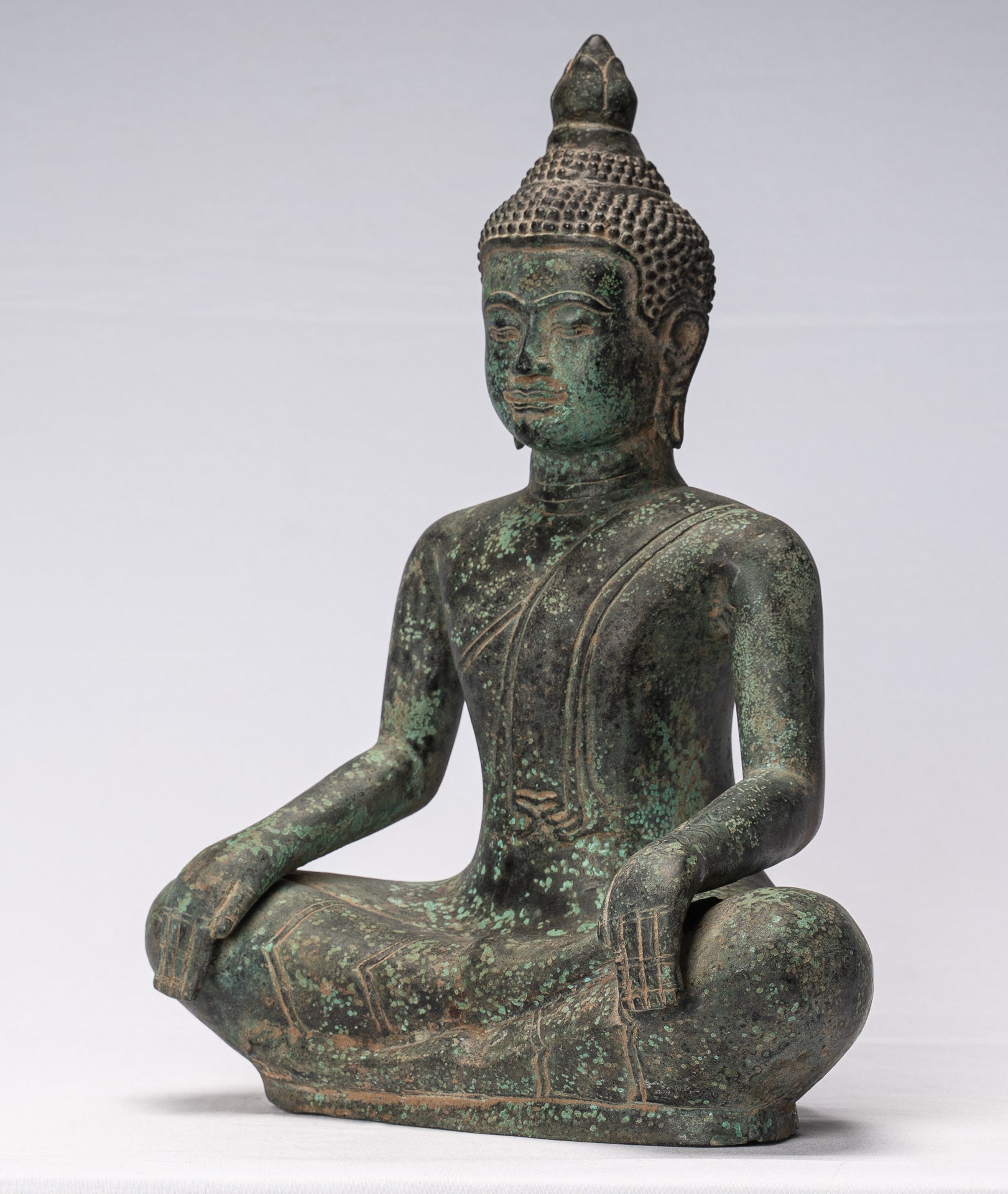 Buddha-Statue – Doppelte Erleuchtungs-Buddha-Statue aus Bronze im antiken Khmer-Stil – 39 cm.