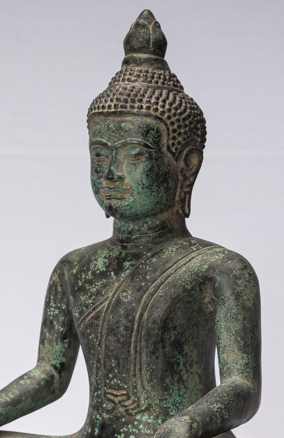 Buddha-Statue – Doppelte Erleuchtungs-Buddha-Statue aus Bronze im antiken Khmer-Stil – 39 cm.