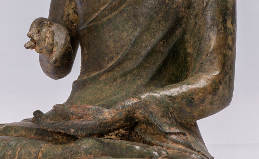 Buddha-Statue – Antiker chinesischer Stil, Bronze, sitzend, gewährende Buddha-Statue – 35 cm/14 Zoll