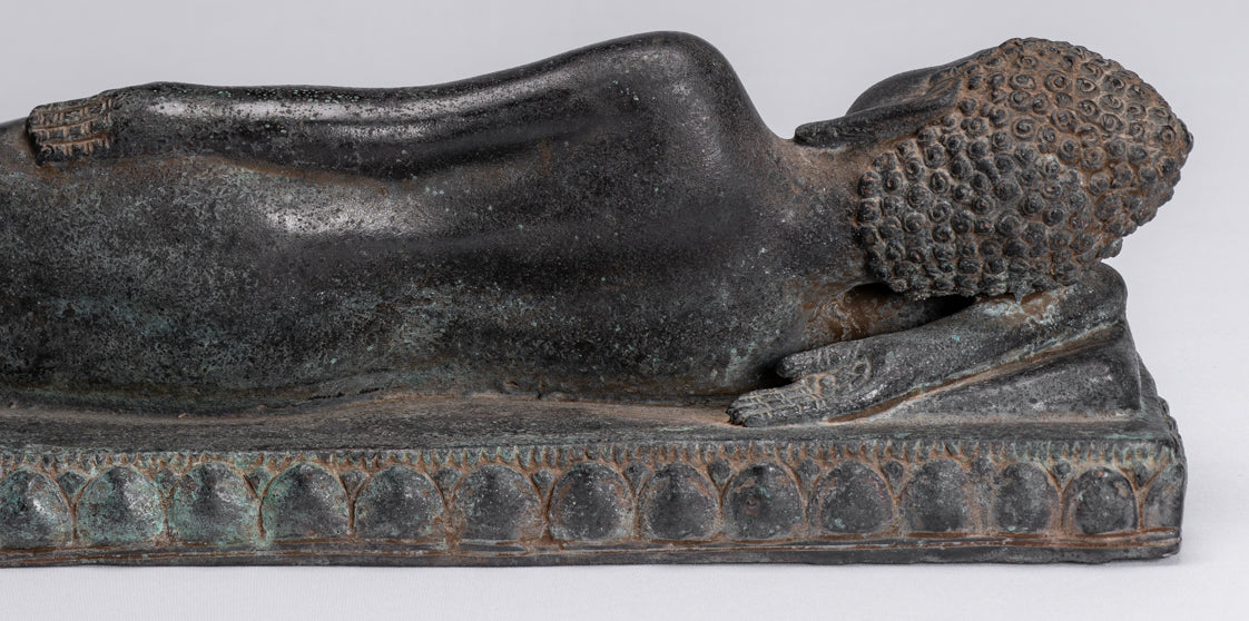 Statua Buddha - Antique Thai Style SE Asia Bronzo Reclinante Nirvana Statua Buddha - 42 cm/17 "Long