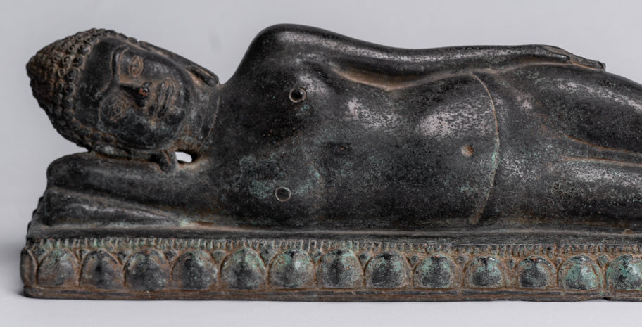Statua Buddha - Antique Thai Style SE Asia Bronzo Reclinante Nirvana Statua Buddha - 42 cm/17 "Long