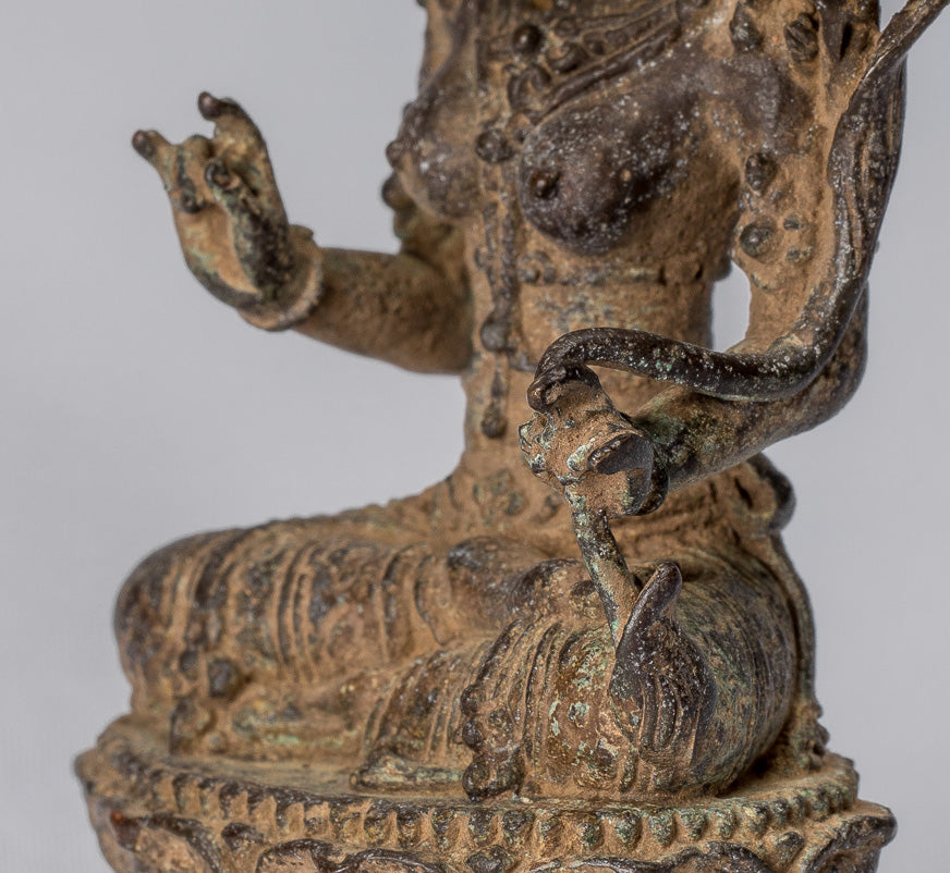 Tara-Statue – antike Majapahit-indonesische sitzende Bronze-Devi-Tara-Statue im Java-Stil – 8 cm.