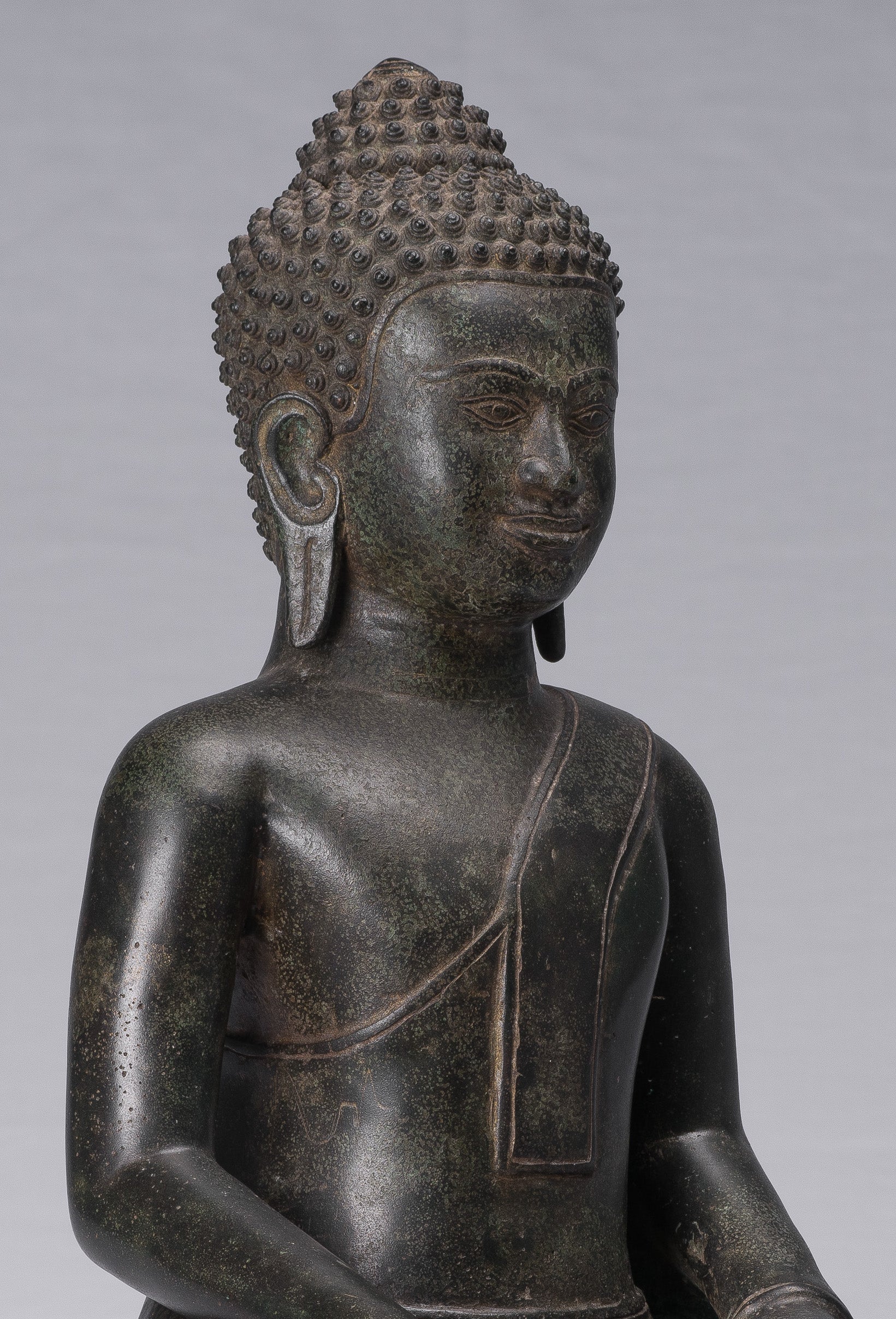 Buddha-Statue – Antik-Bronze im Khmer-Stil, Erleuchtung, sitzende Buddha-Statue – 46 cm