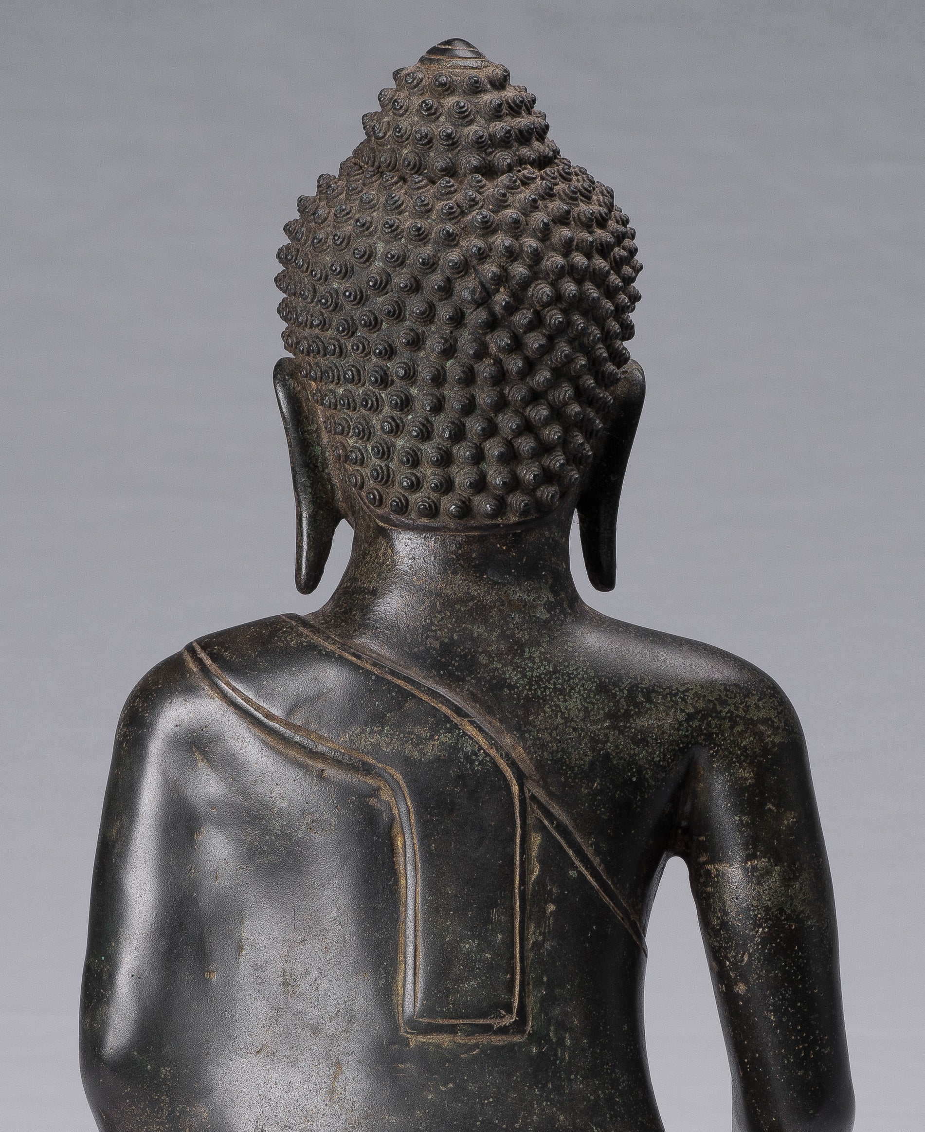 Buddha-Statue – Antik-Bronze im Khmer-Stil, Erleuchtung, sitzende Buddha-Statue – 46 cm