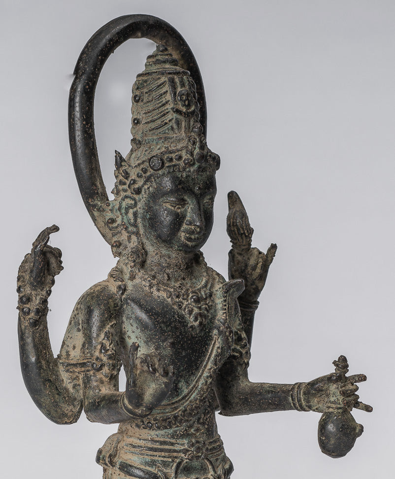 Vishnu-Statue – antike Majapahit-Statue aus Bronze im indonesischen Stil – 22 cm.
